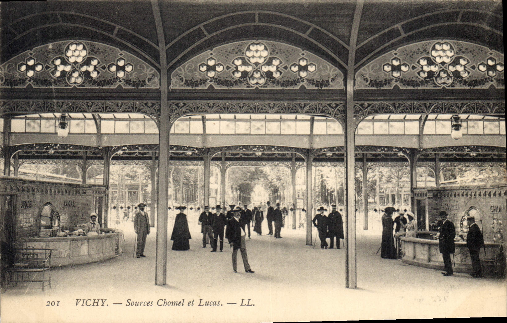 CPA Vichy Sources Chomel et Lucas 