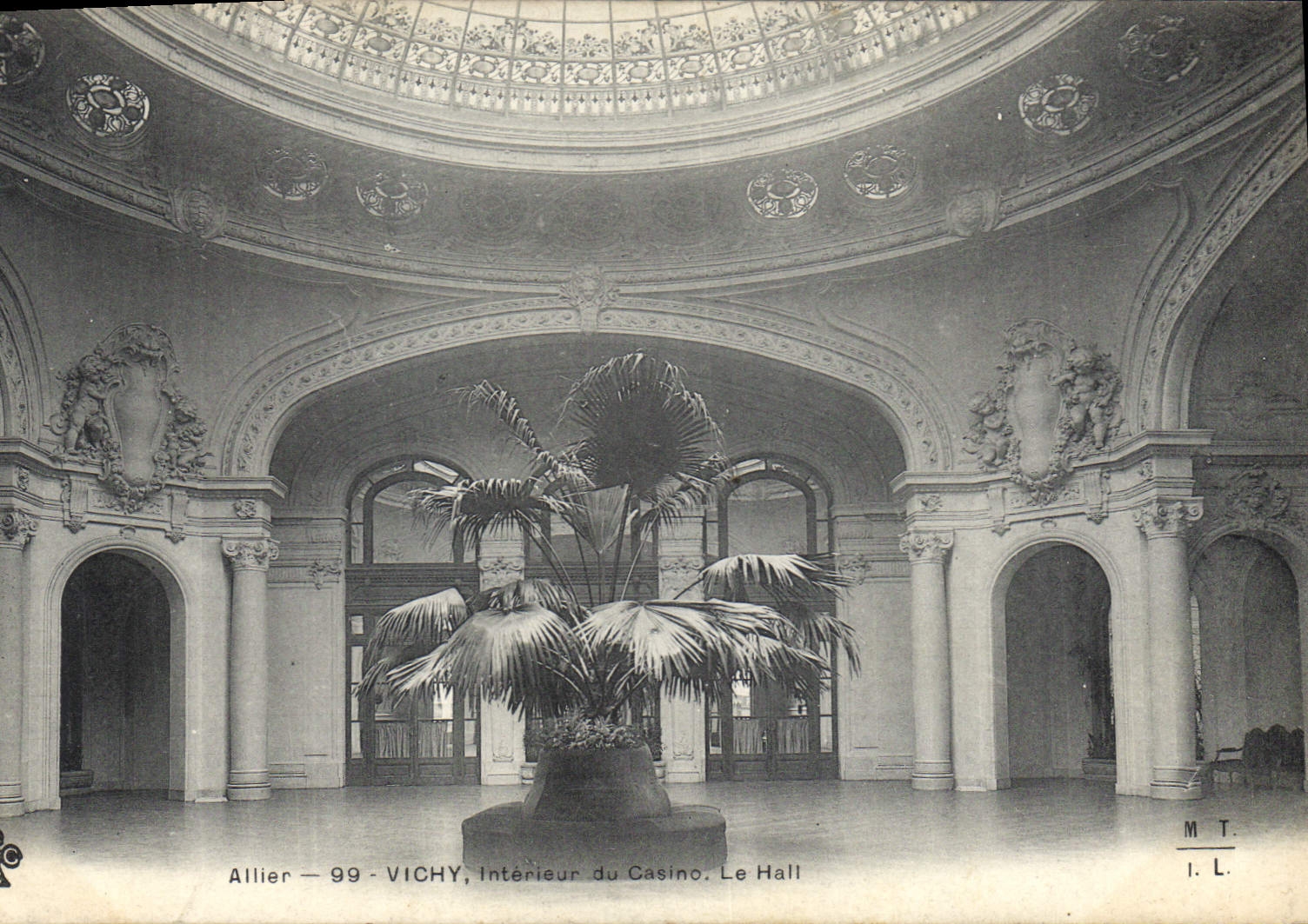 CPA Vichy Interieur du Casino Le Hall 