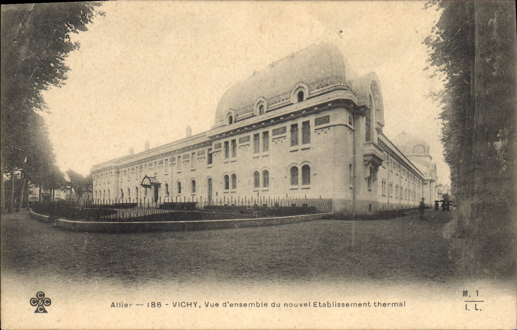 CPA Vichy Vue d'ensemble du nouvel Etablissement thermal 