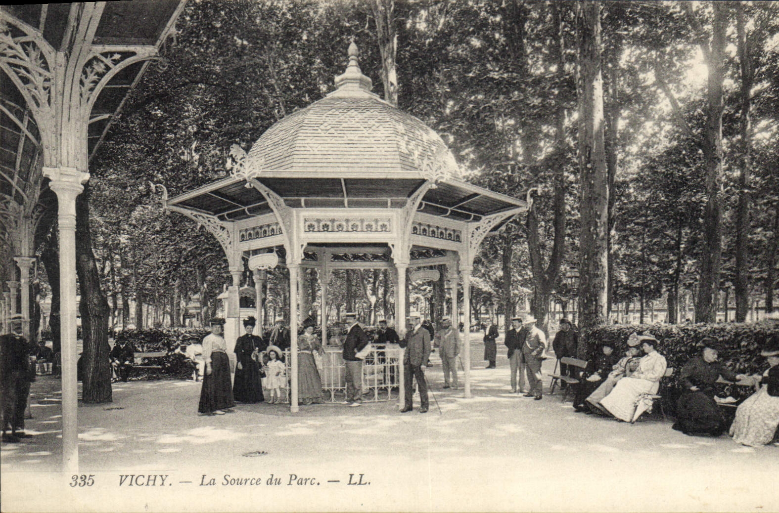 CPA Vichy La Source du Parc 