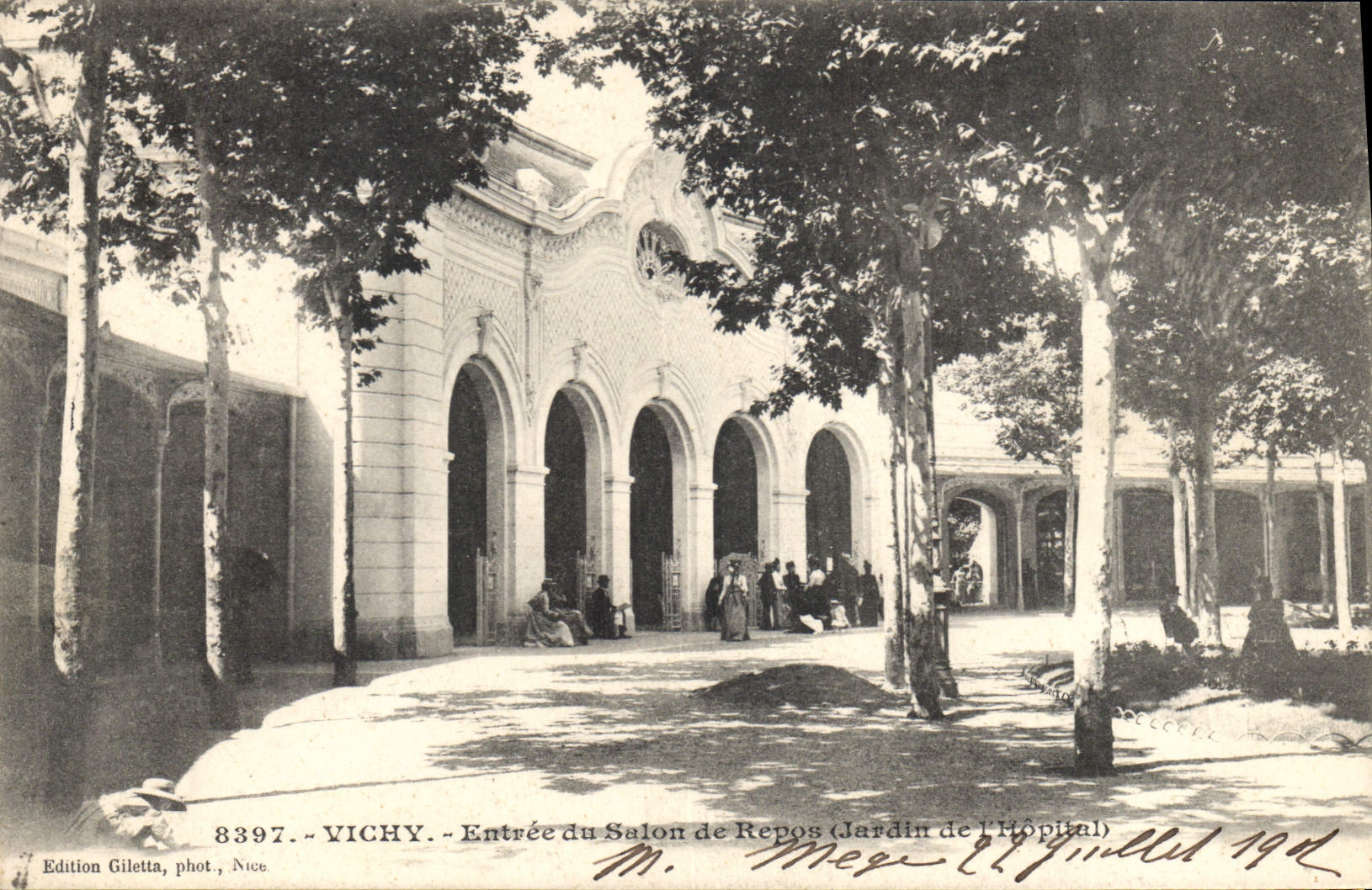 CPA Vichy Entree du Salon de Repos Jardin de l'Hopital 