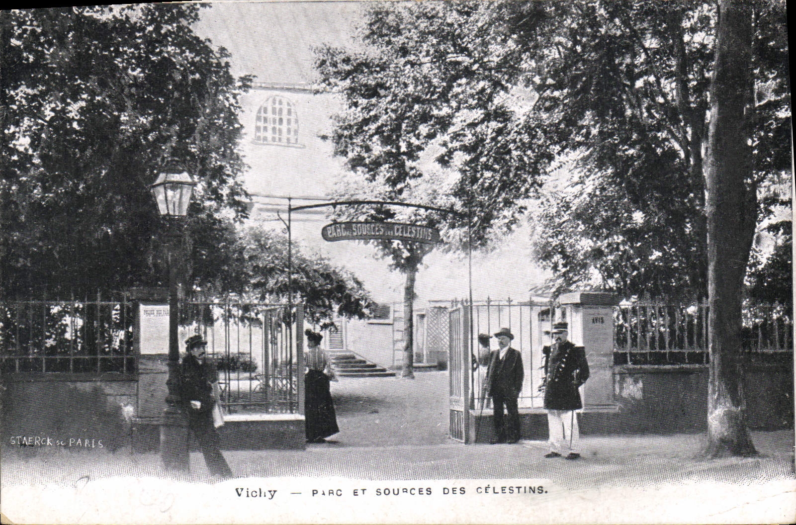 CPA Vichy Parc et Sources des Celestins 