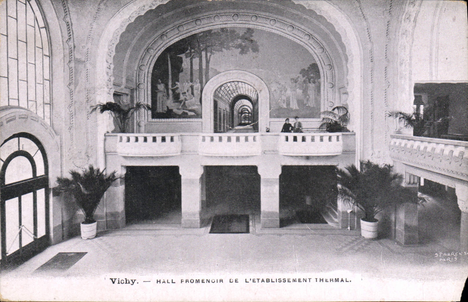 CPA Vichy Hall Promenoir de L'Etablissement Thermal 