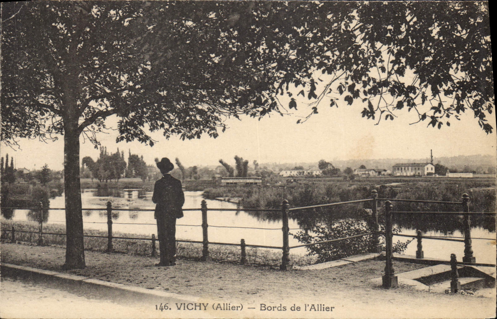 CPA Vichy Allier Bords de l'Allier 