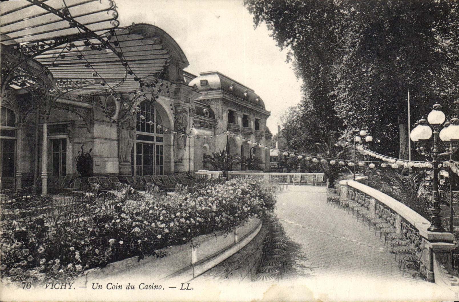 CPA Vichy Un coin du casino 