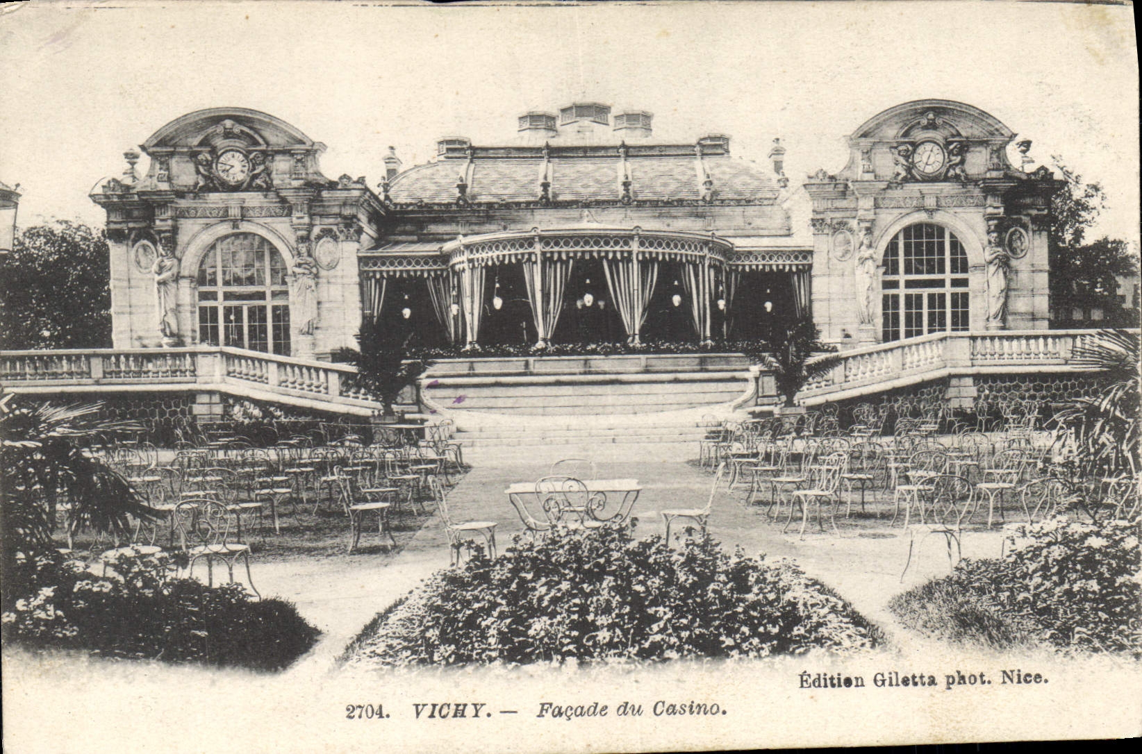 CPA Vichy Facade du Casino 
