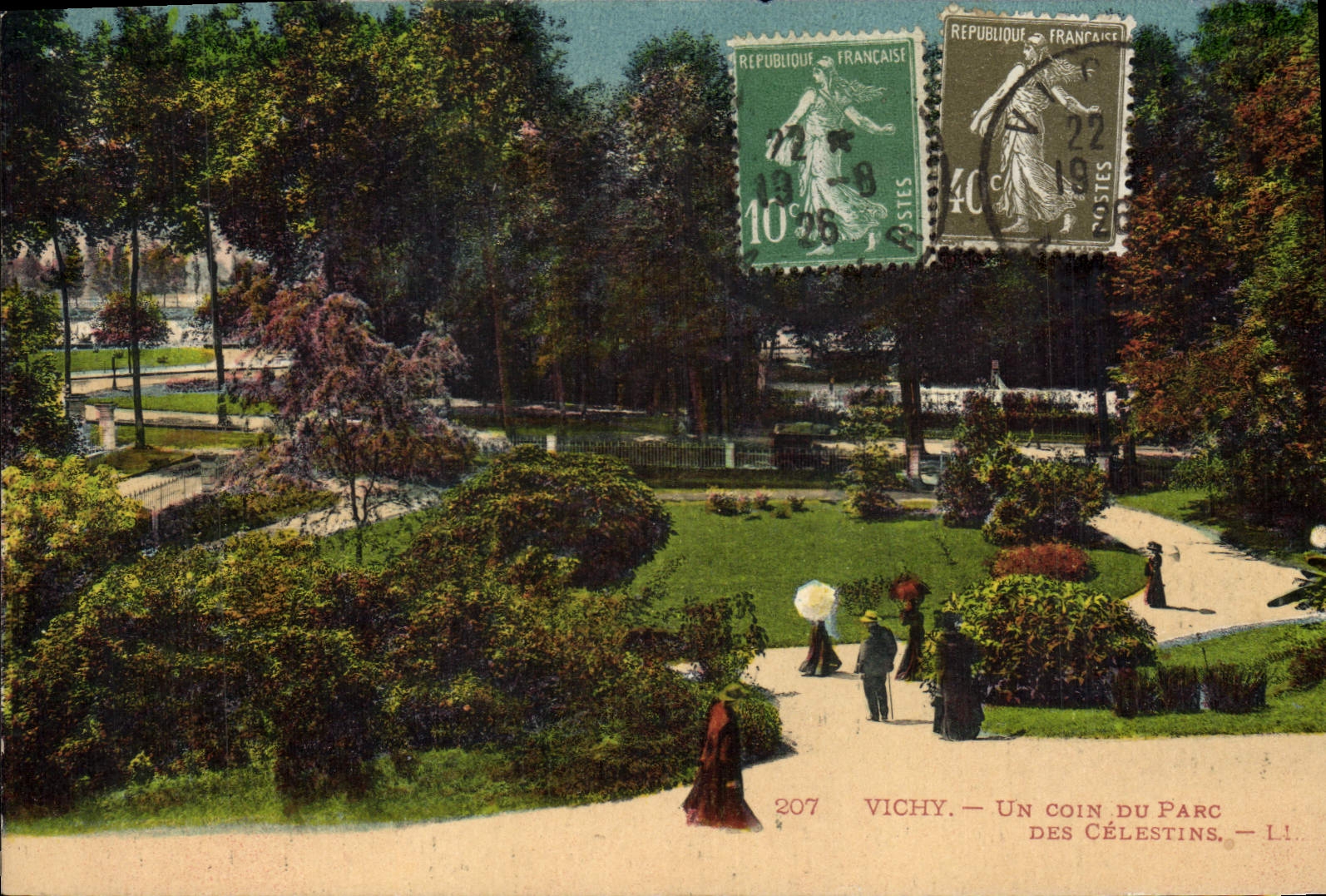 CPA Vichy Un coin du Parc des Celestins 