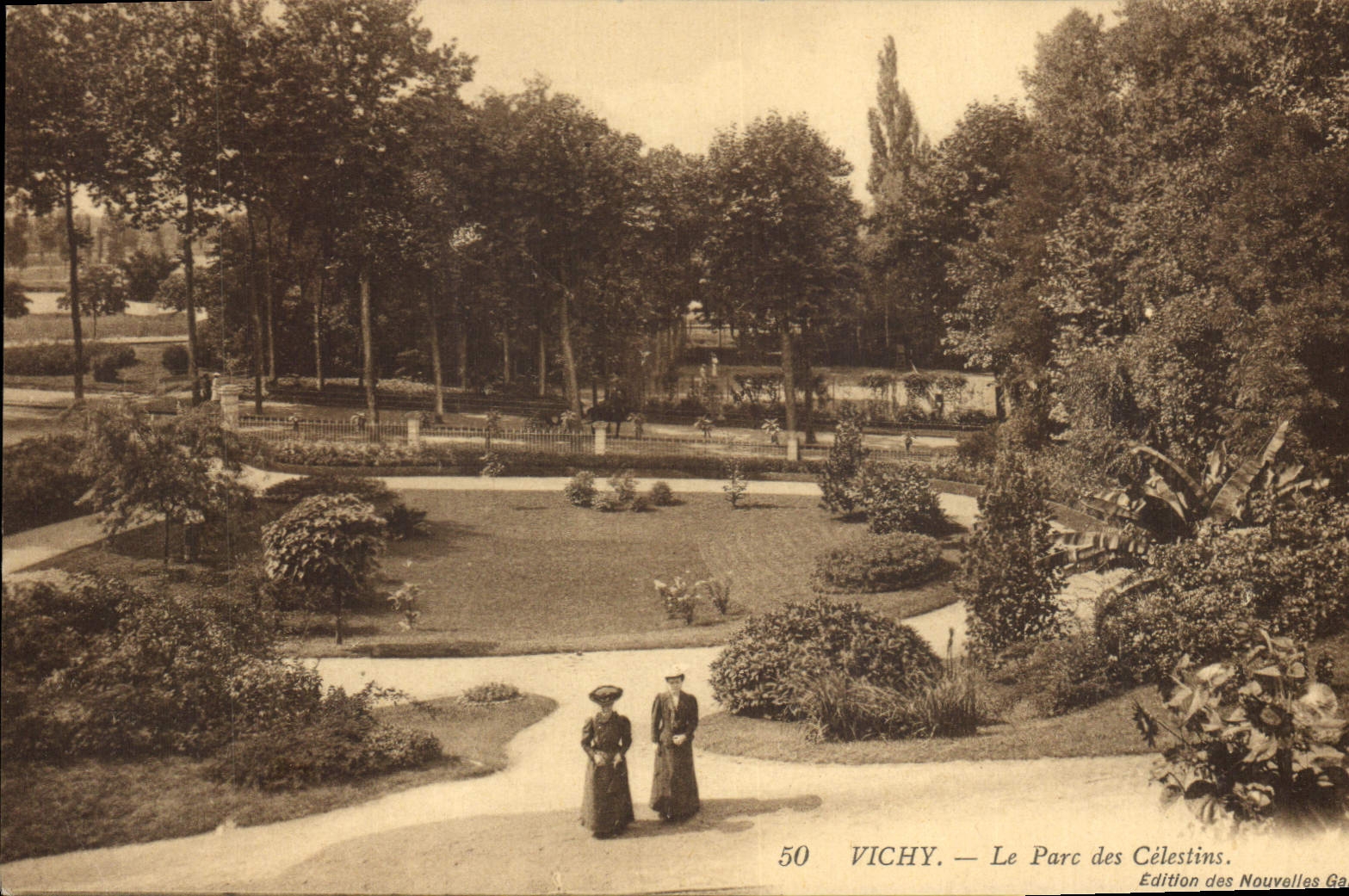 CPA Vichy Le Parc des Celestins 