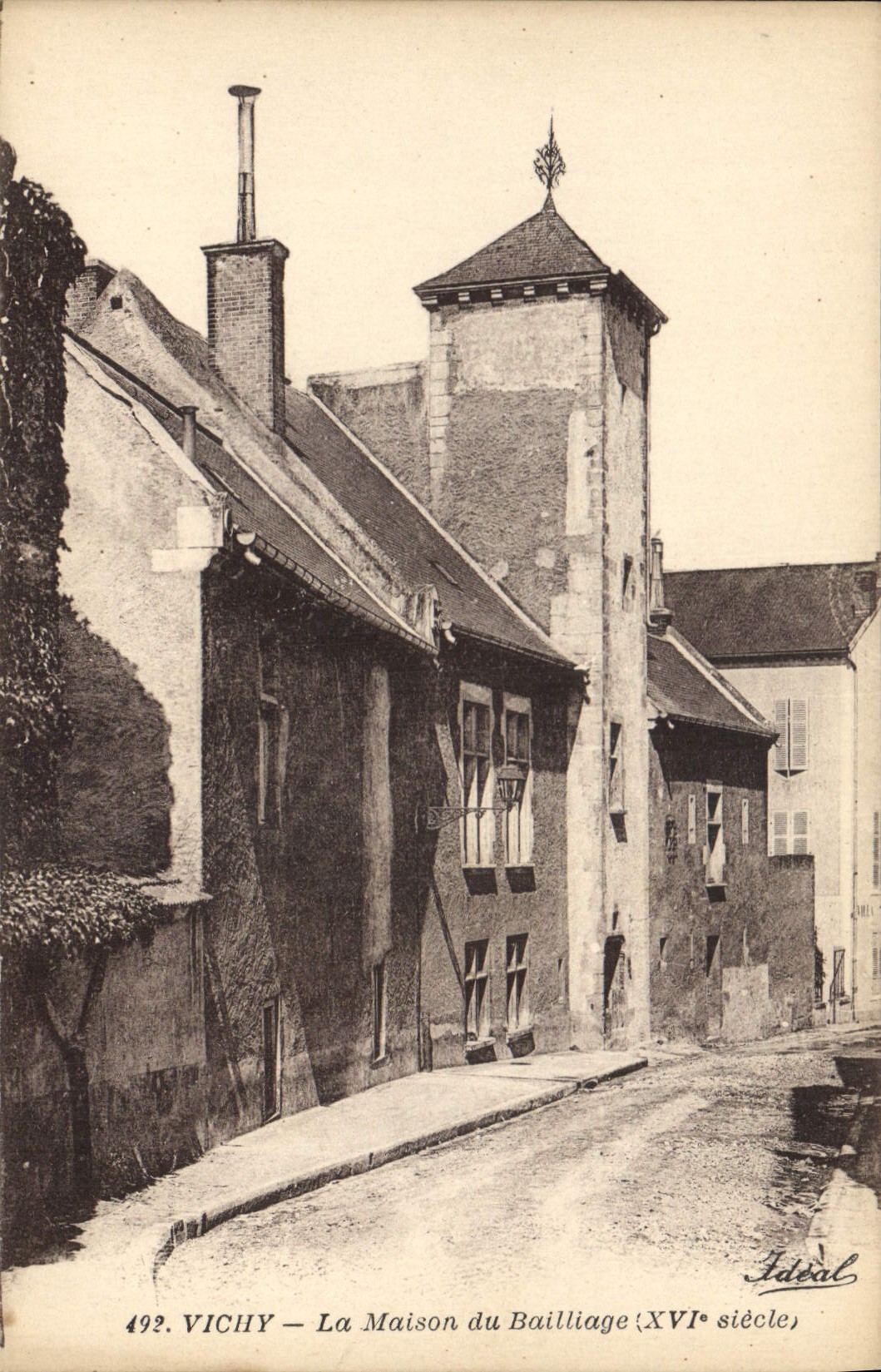 CPA Vichy La Maison du Bailliage 