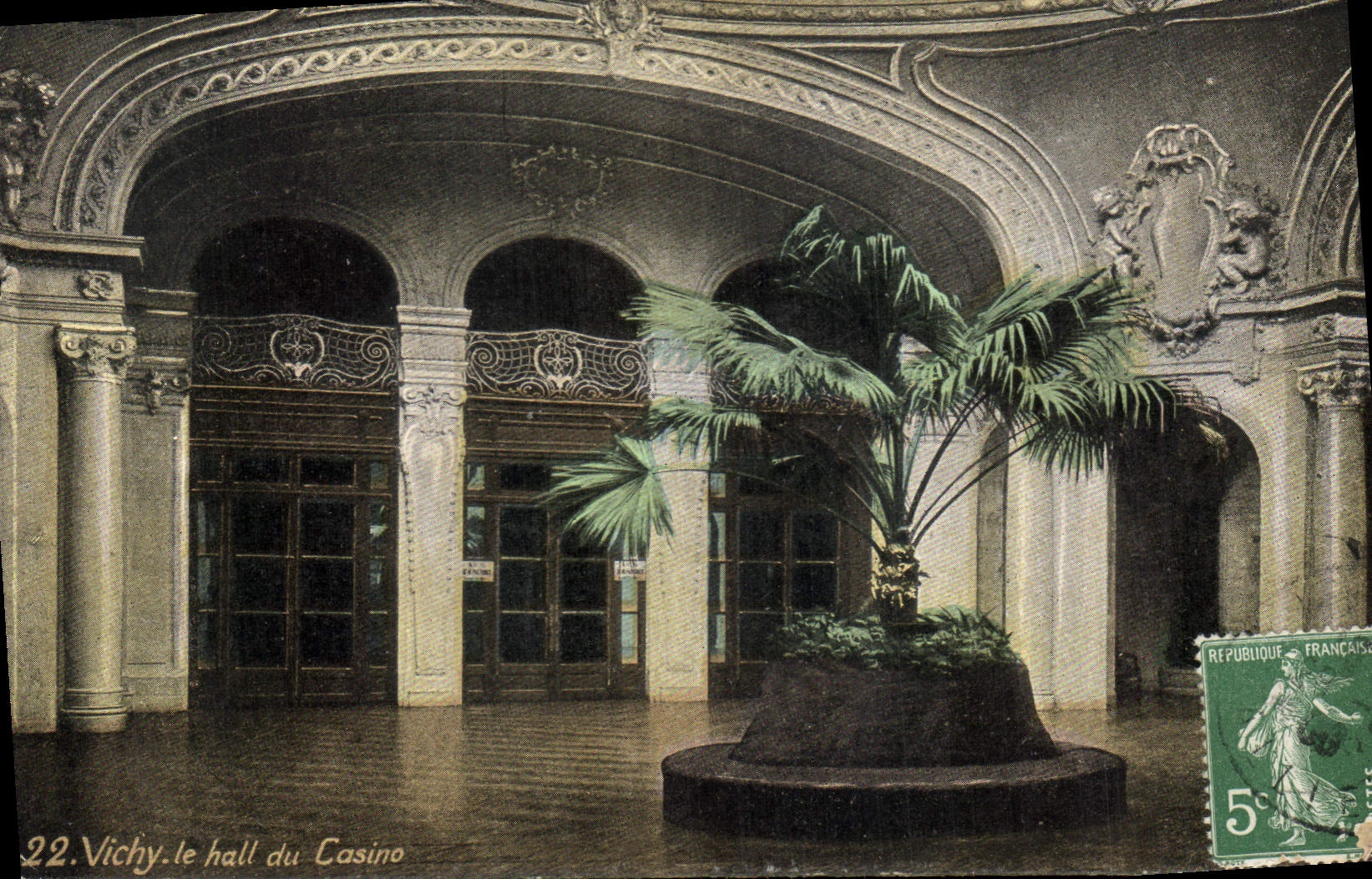 CPA Vichy Le Hall du Casino 