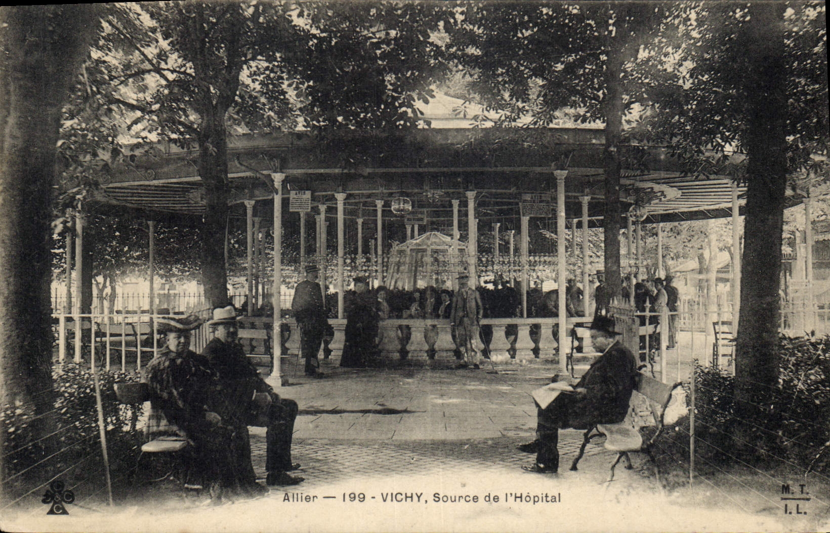CPA Vichy Source de l'Hopital 