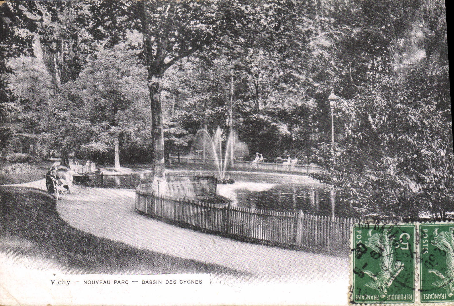 CPA Vichy Nouveau Parc Bassin des Cygnes 