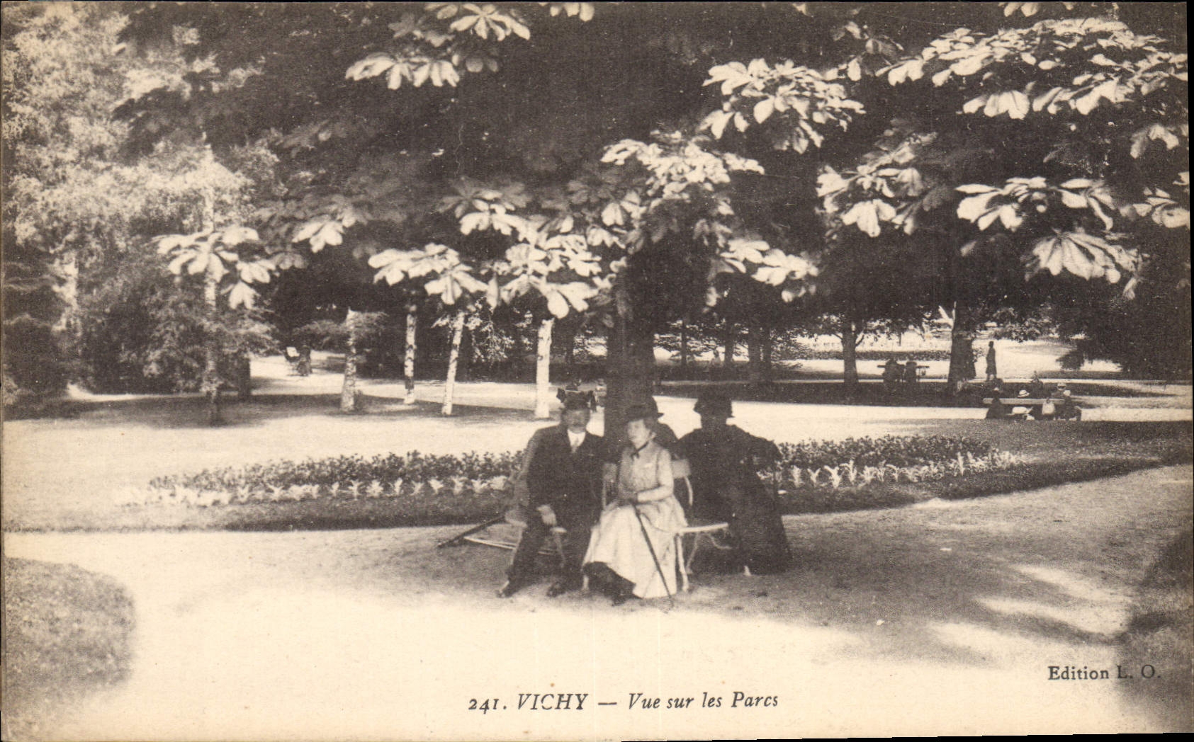 CPA Vichy Vue sur les Parcs 