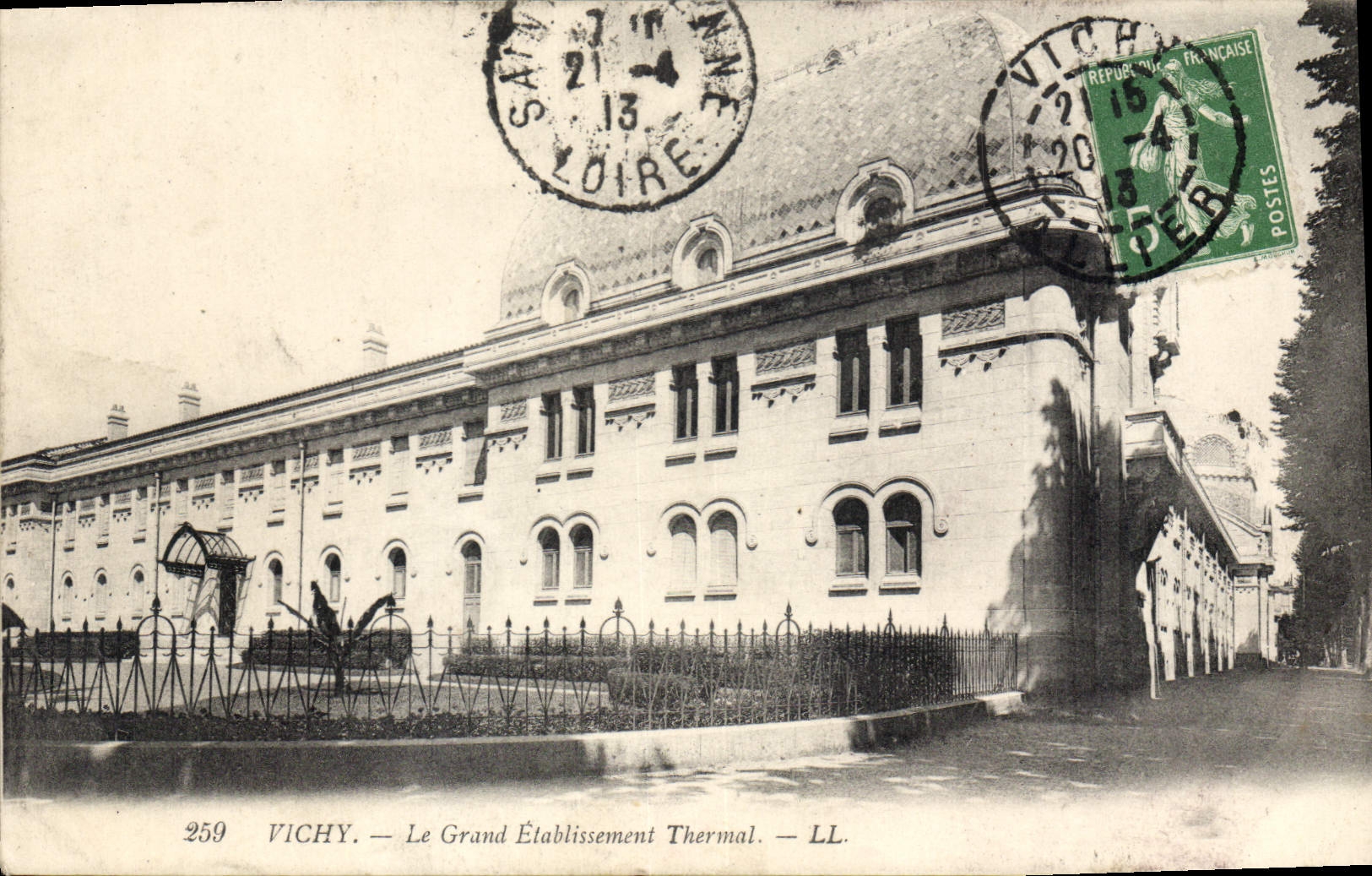 CPA Vichy Le Grande Etablissement Thermal 