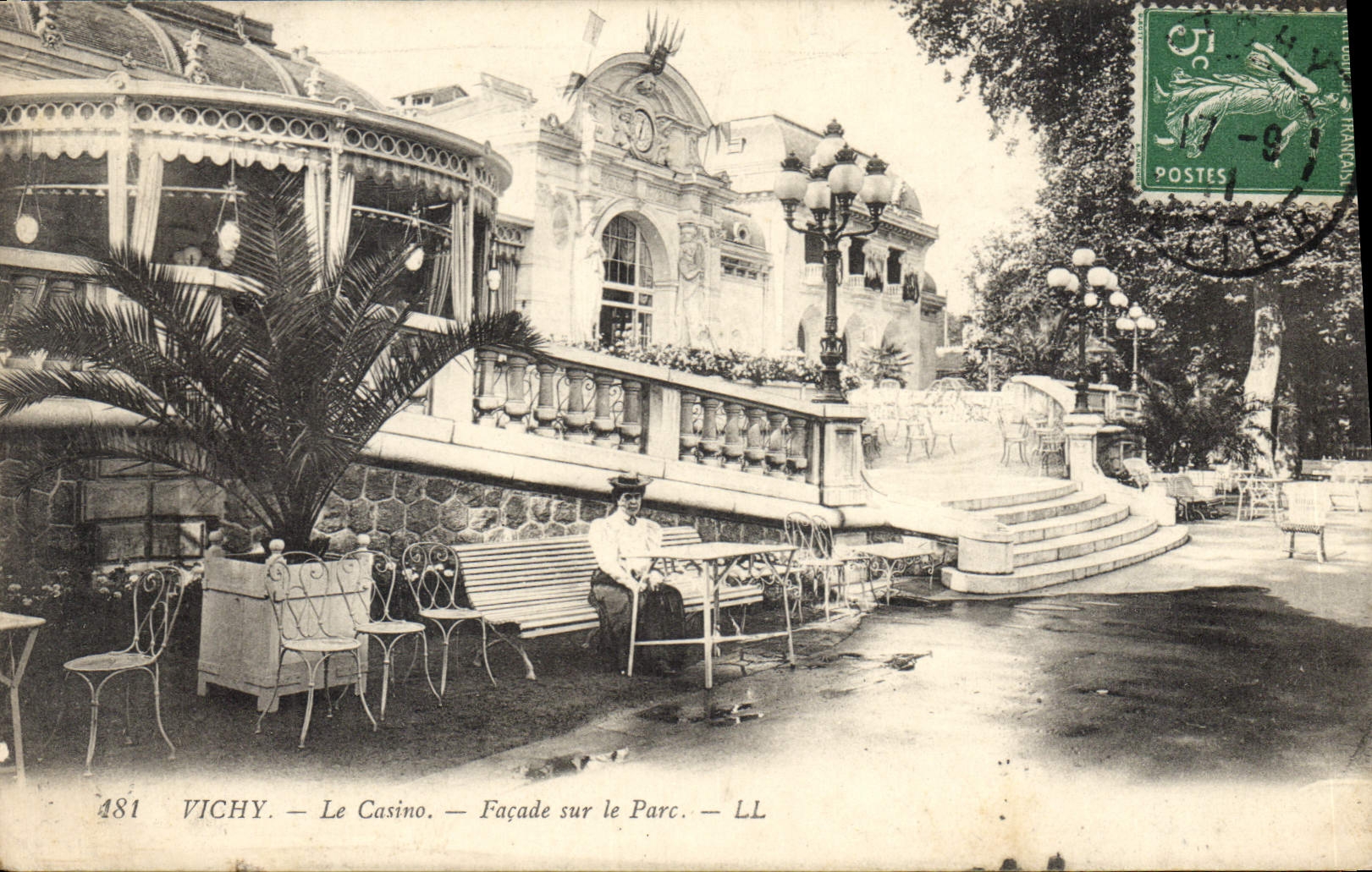 CPA Vichy Le Casino Facade sur le Parc 