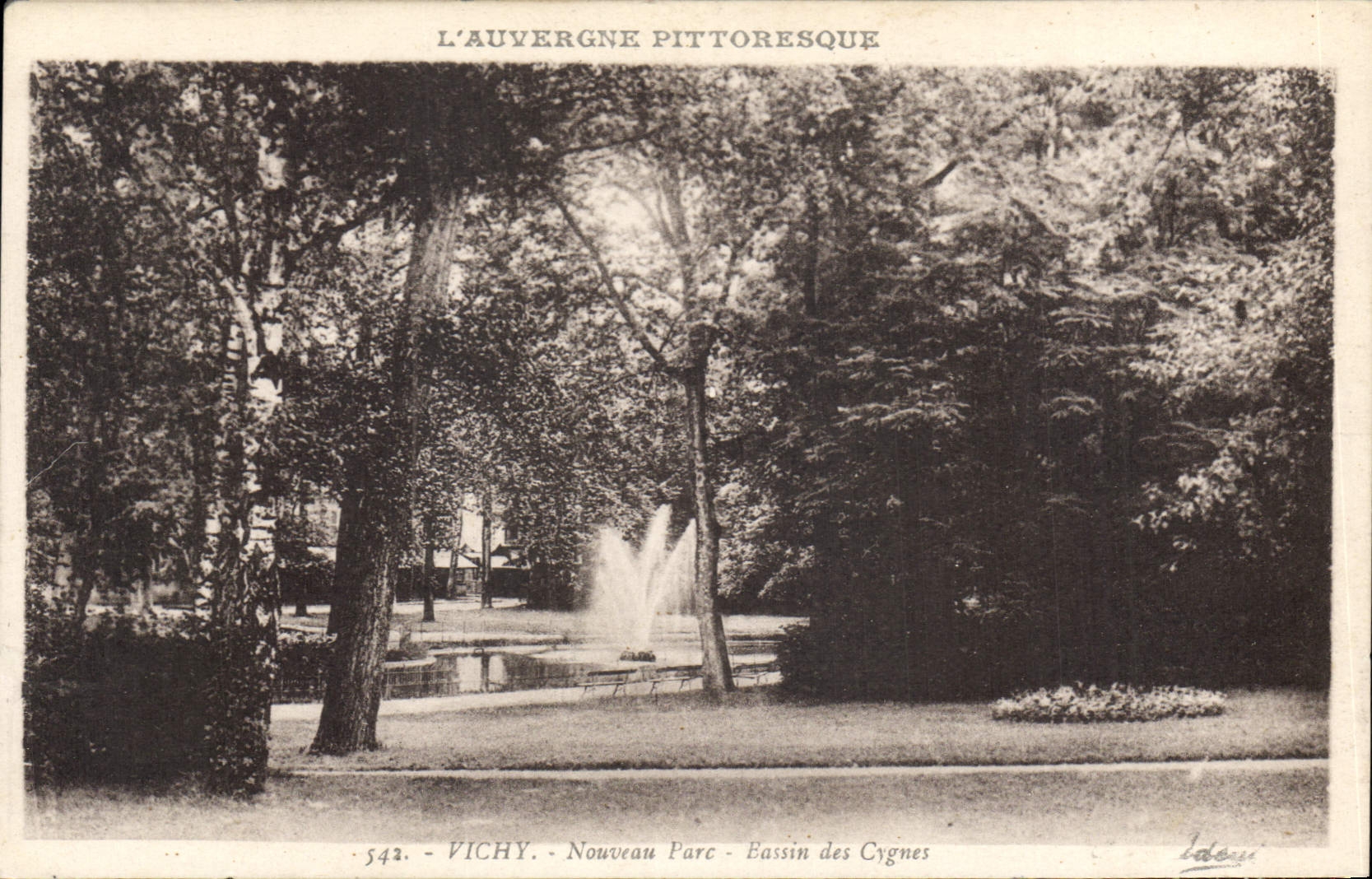 CPA Vichy Nouveau Parc Bassin des Cygnes 