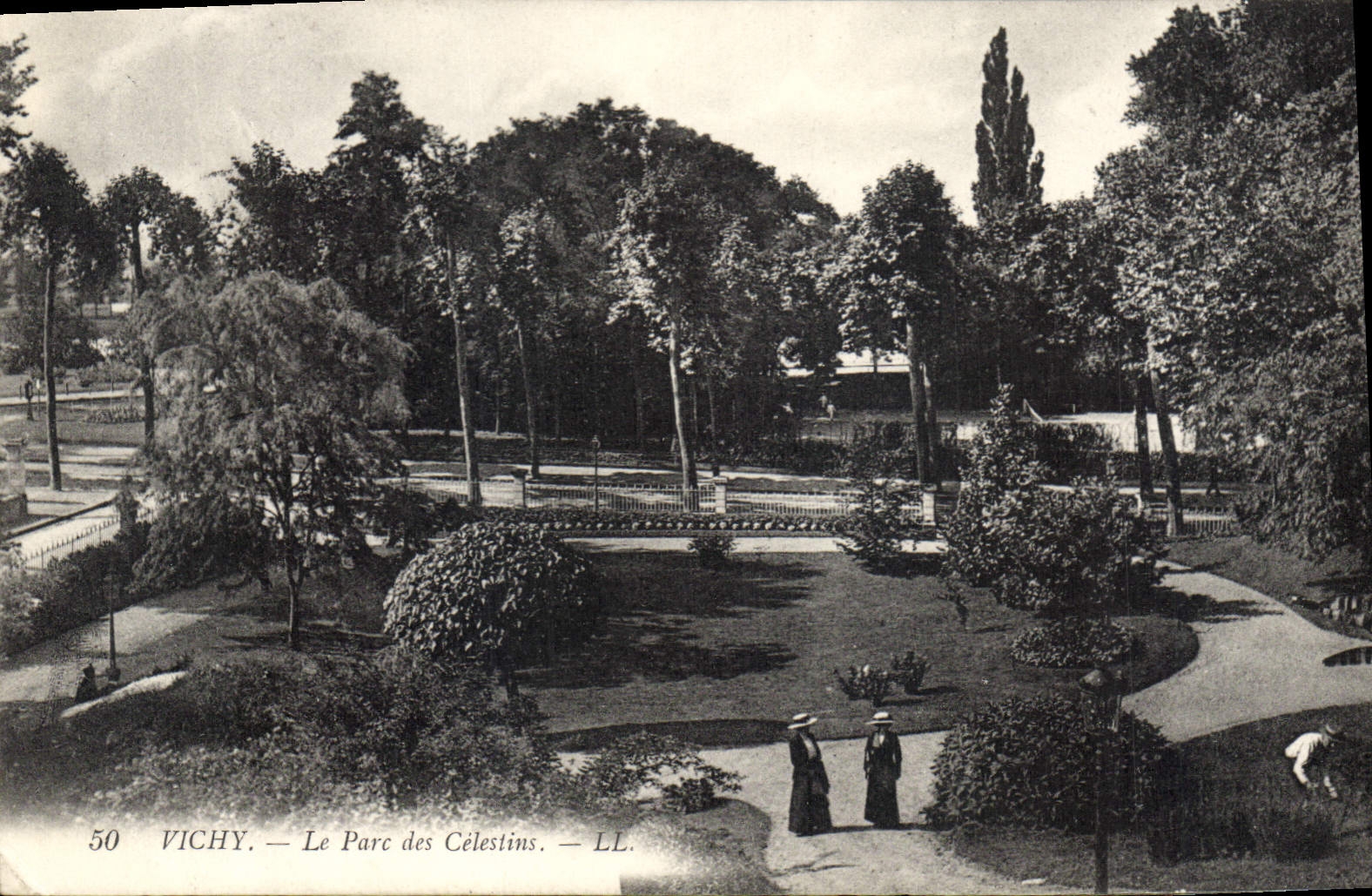 CPA Vichy Le Parc des Celestins 