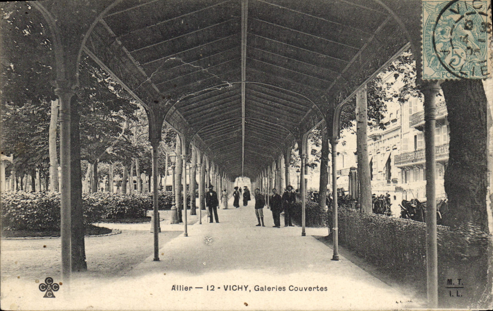 CPA Allier Vichy Galeries Couvertes 
