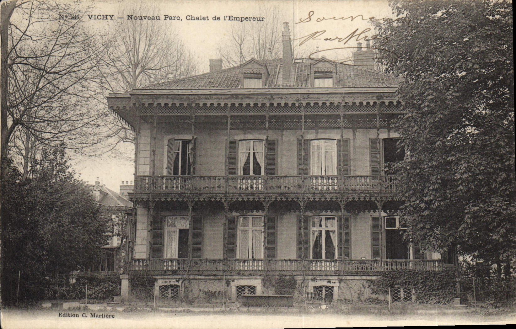 CPA Vichy Nouveau Parc Chalet de l'Empereur 