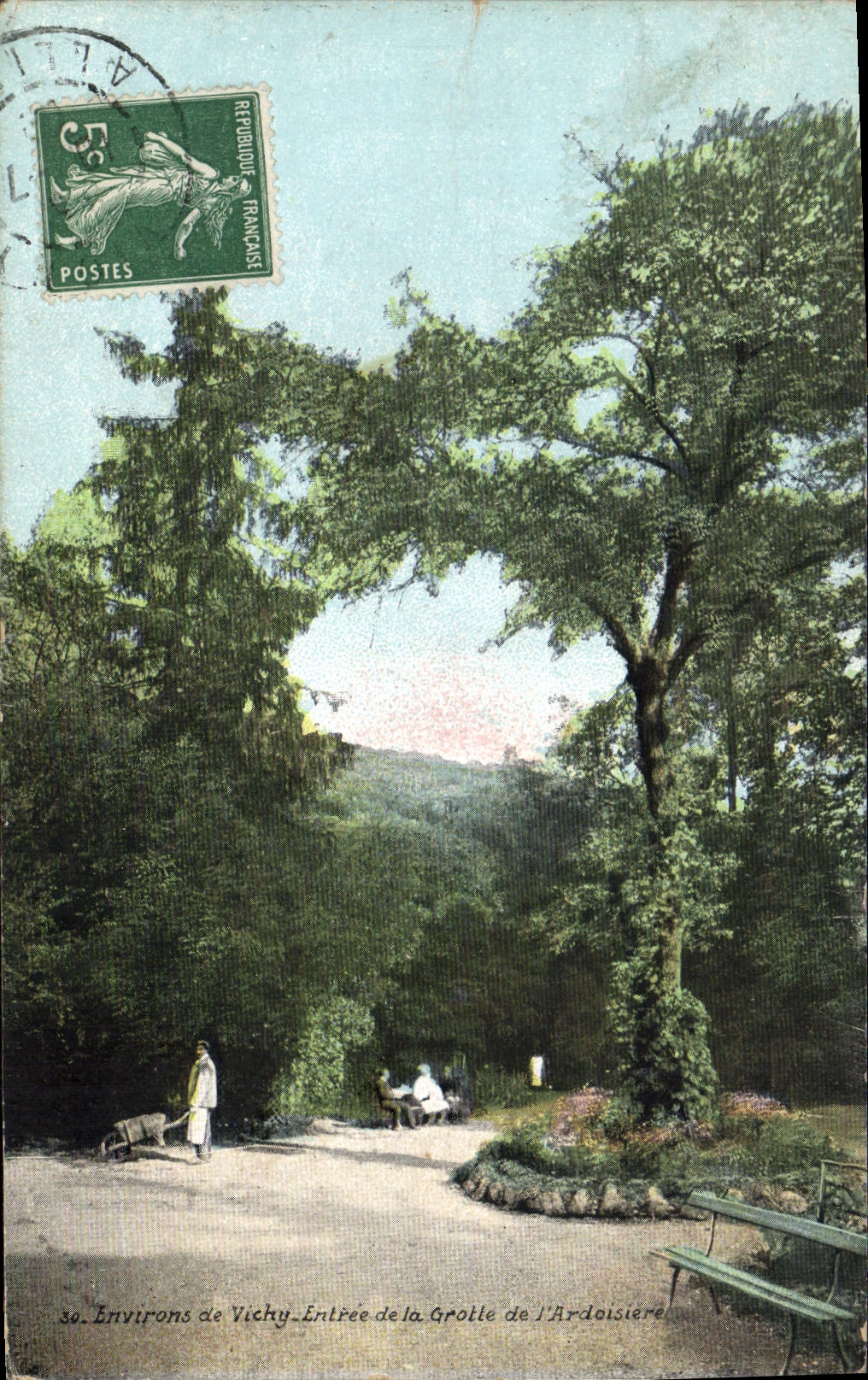 CPA Environs de Vichy Entree de la Grotte de L'Ardoisiere 