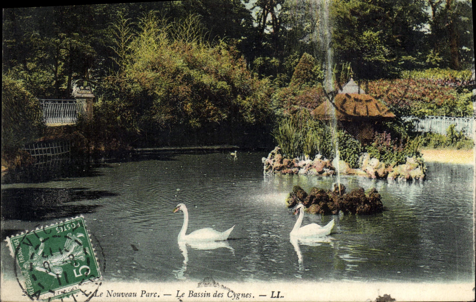 CPA Vichy Le Nouveau Parc Le Bassin des Cygnes 