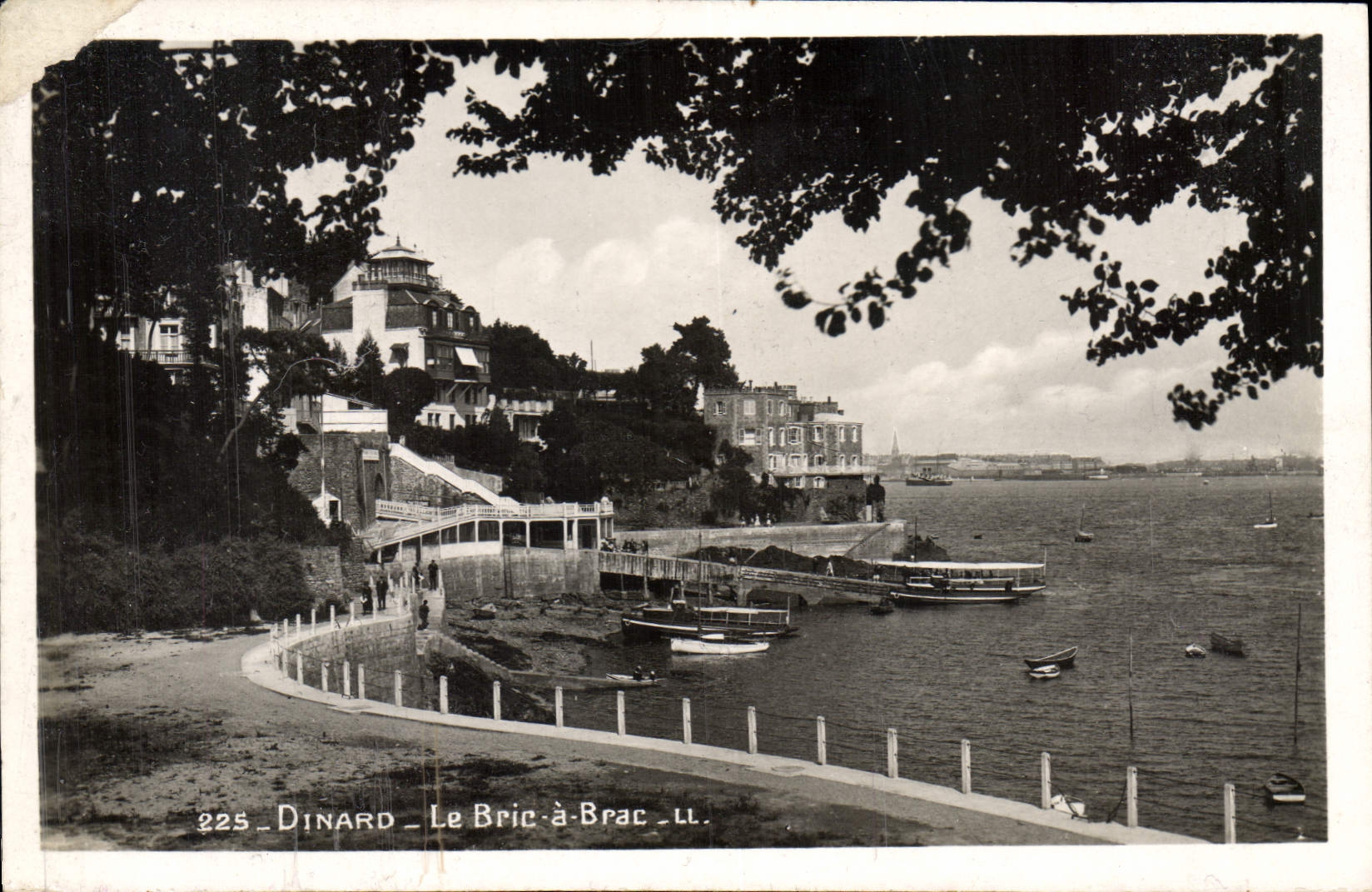 CPA Dinard Le Bric a Brac 