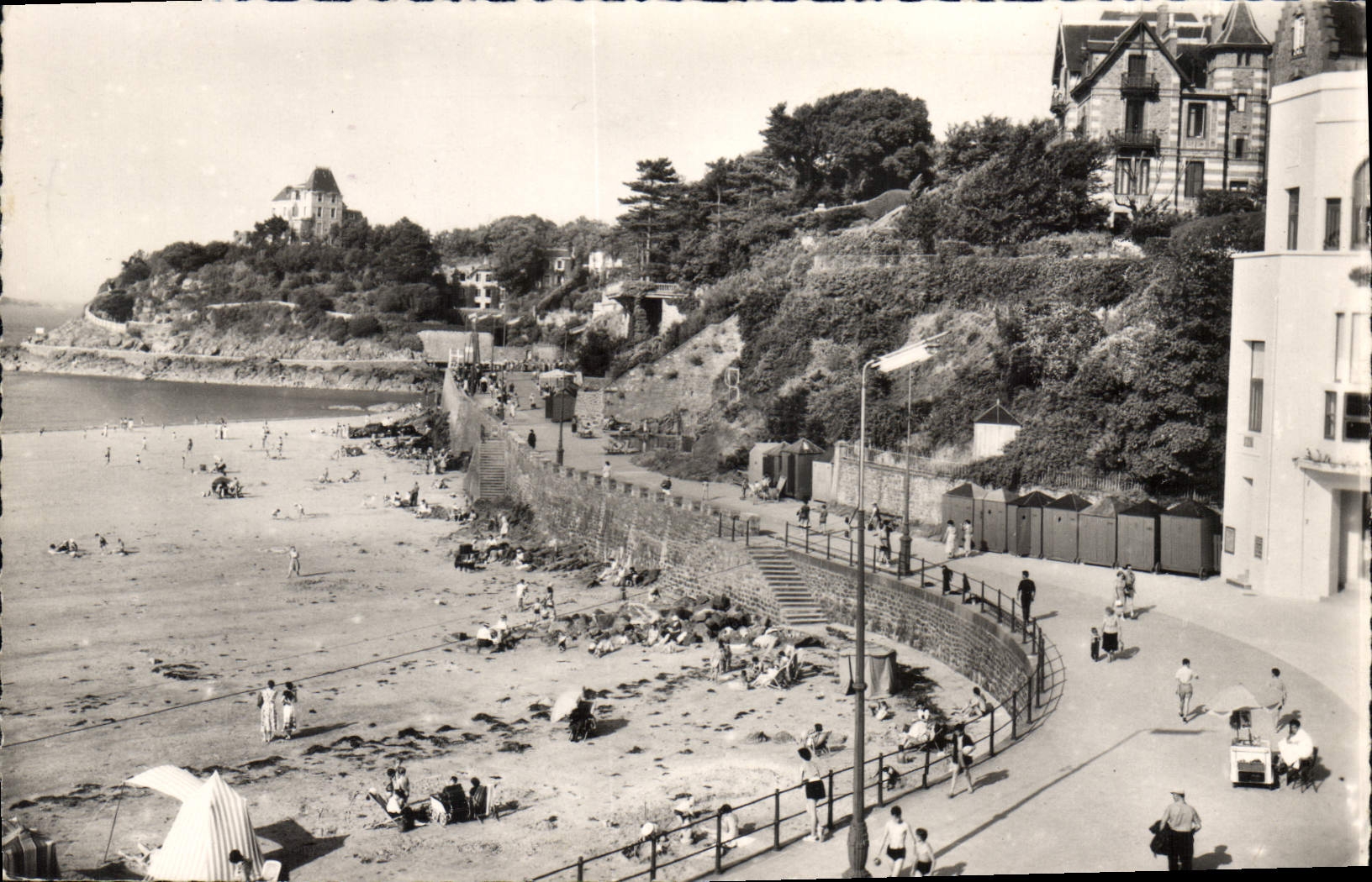 CPA Dinard L et V La Promenade des Allies et la Pointe du Moulinet 
