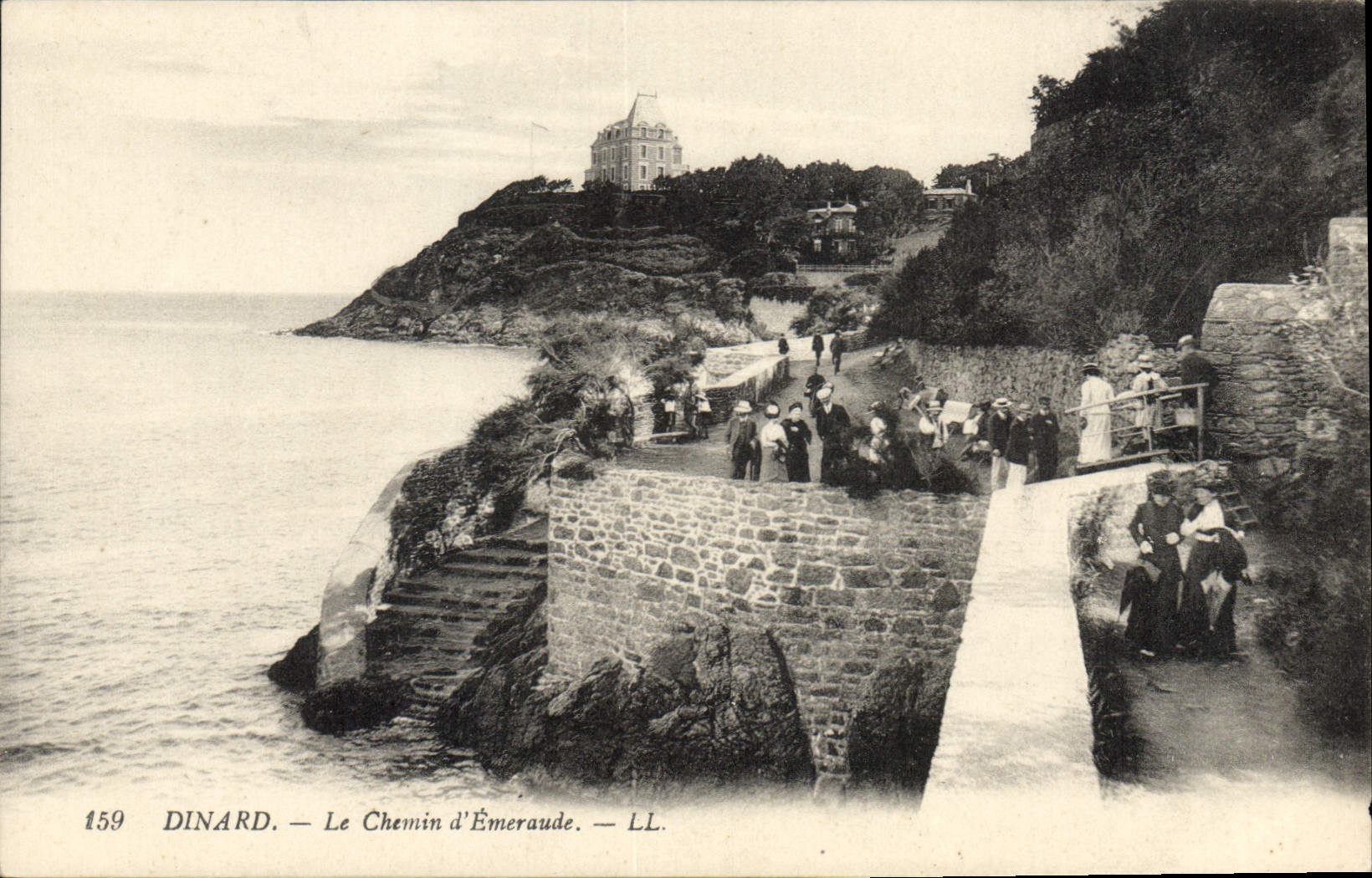 CPA Dinard Le Chemin d'Emeraude 