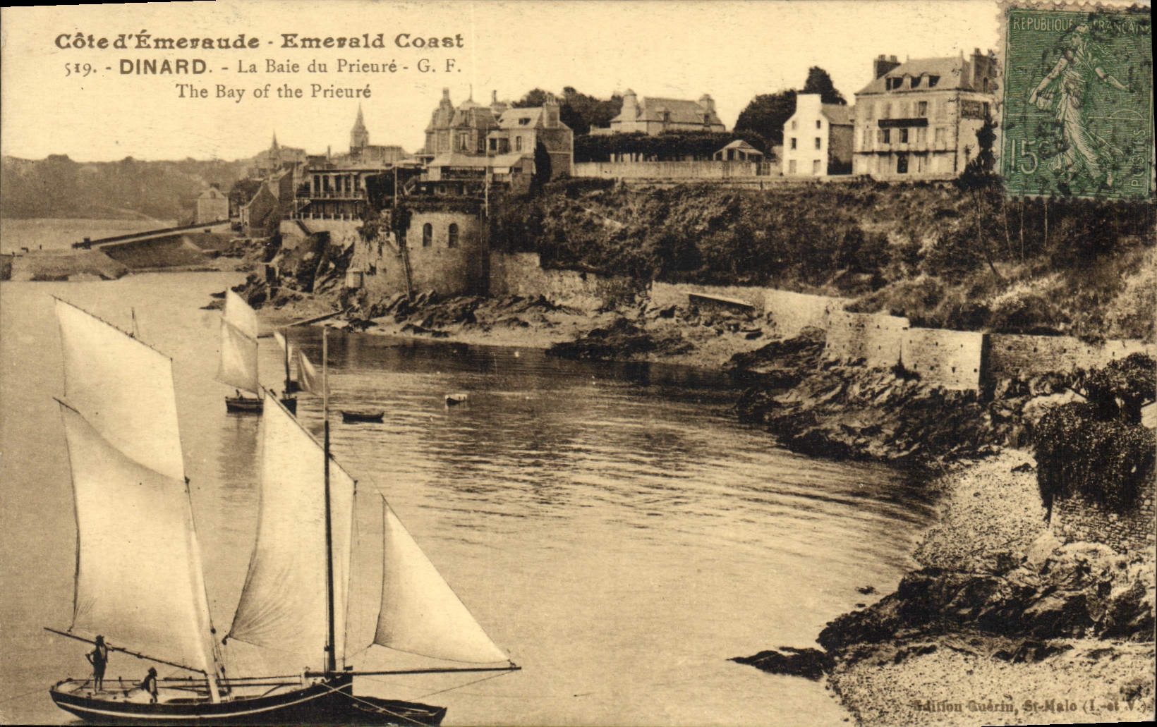 CPA Cote d'Emeraude Dinard La Baie du Prieure Bateau