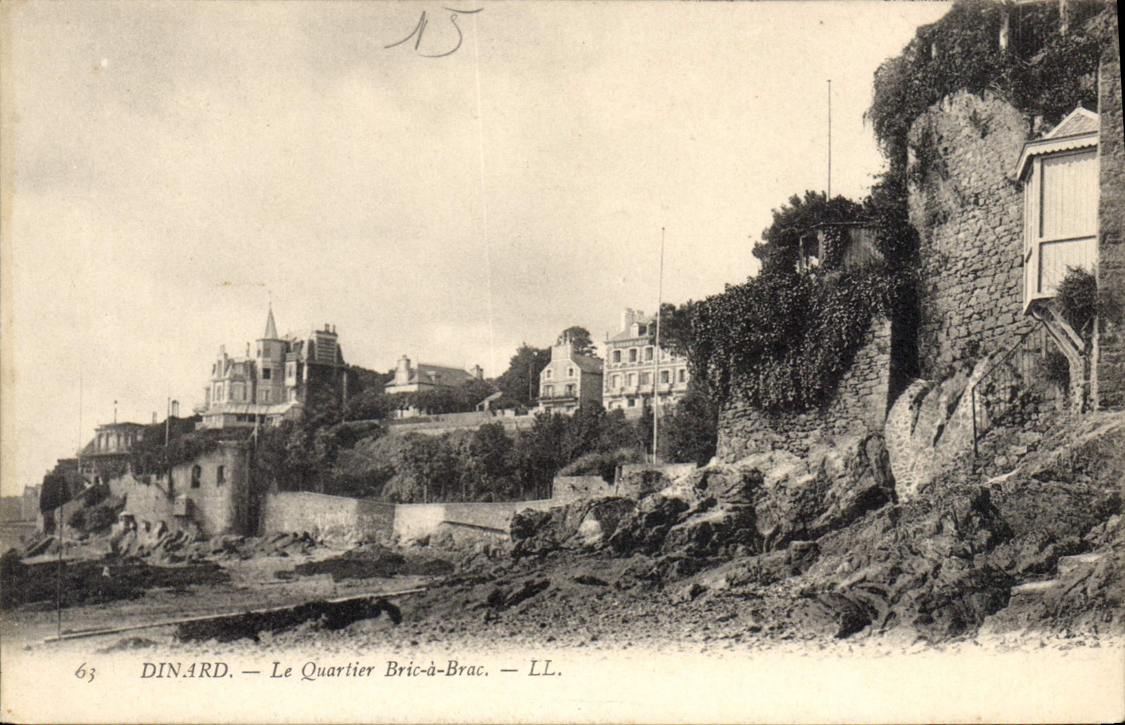 CPA Dinard Le Quartier Bric a Brac 