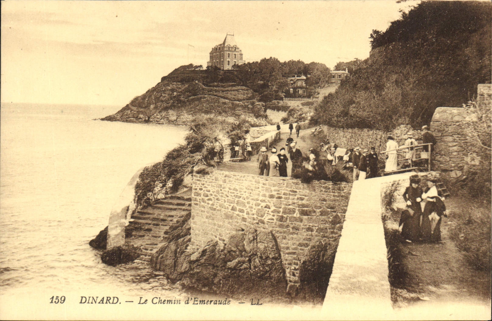 CPA Dinard Le Chemin d'Emeraude 