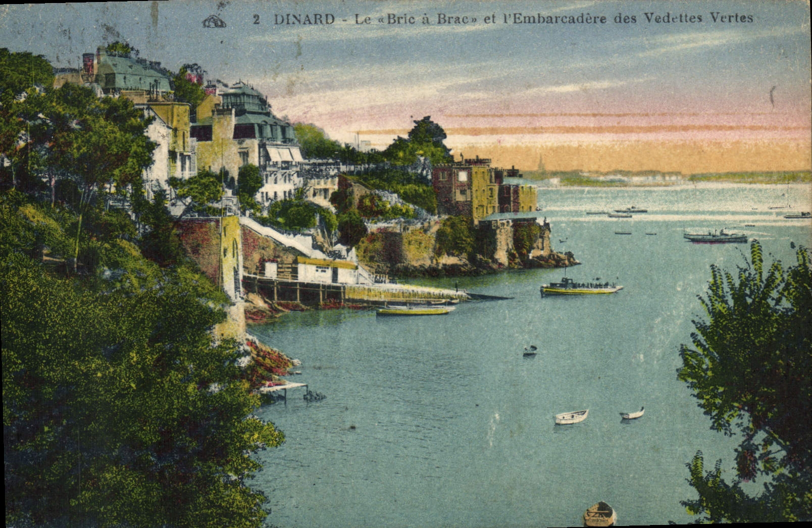 CPA Dinard Le Bric a Brac et l'Embarcadere des Vedettes Vertes 