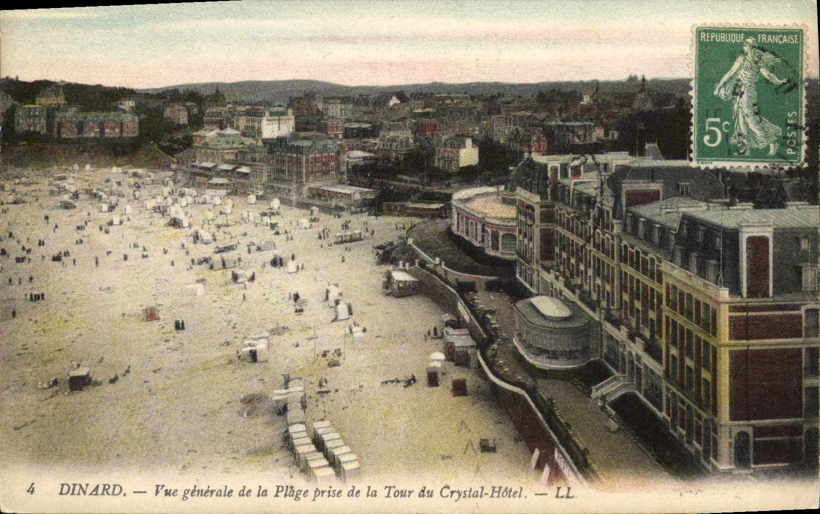 CPA Dinard Vue generale de la Plage prise de la Tour du Crystal Hotel 