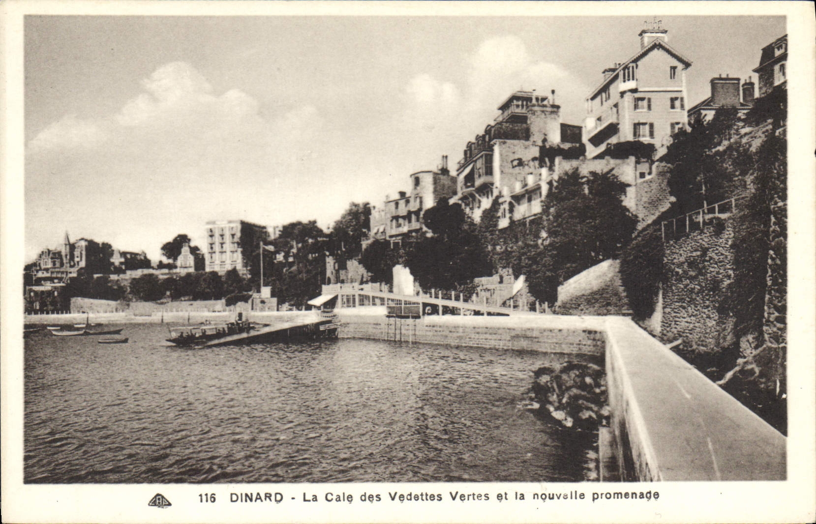 CPA Dinard La Cafe des Vedettes Vertes et la nouvelle promenade 