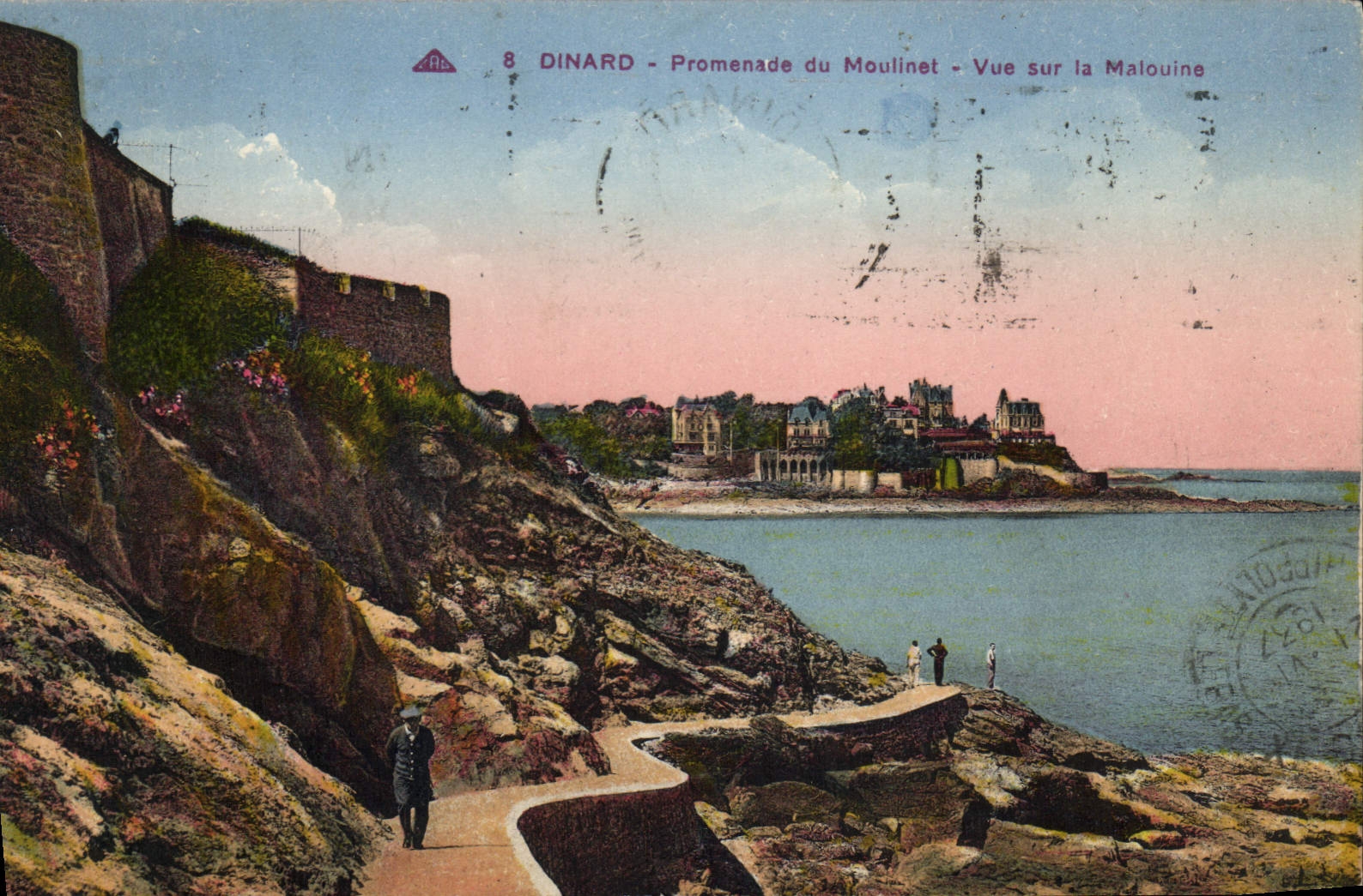 CPA Dinard Promenade du Moulinet Vue sur la Malouine 