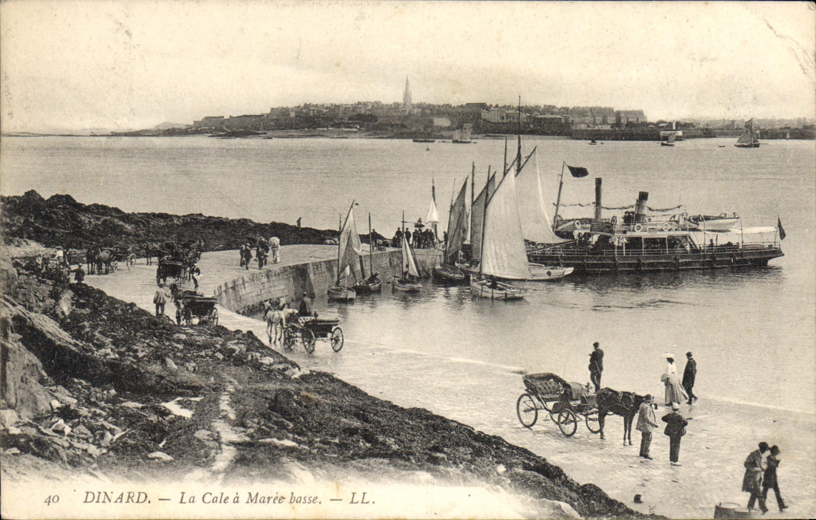CPA Dinard La Cale a Maree basse 