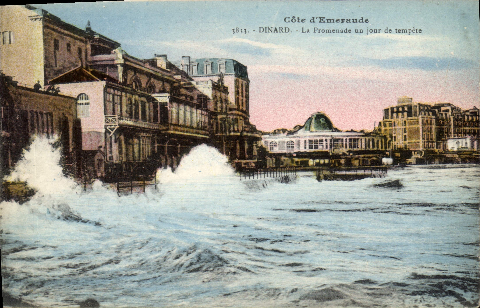 CPA Cote d'Emeraude Dinard La Promenade un jour de tempete