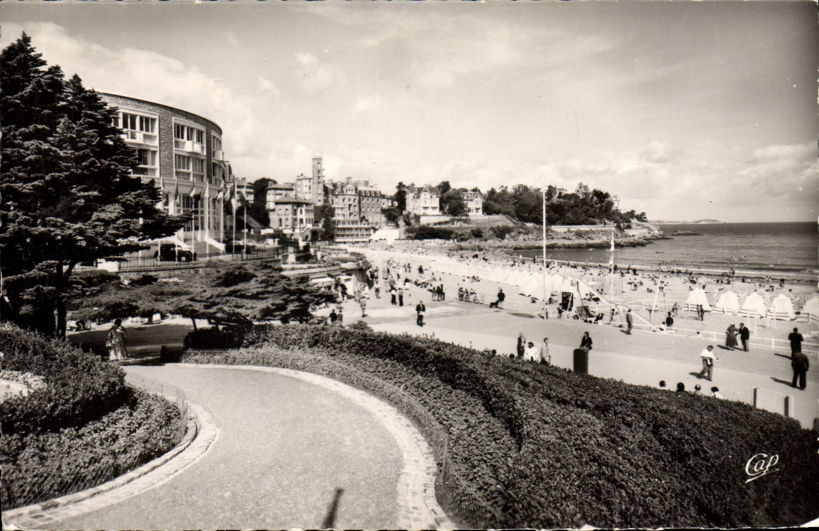 CPA Dinard Descente a la Plage 