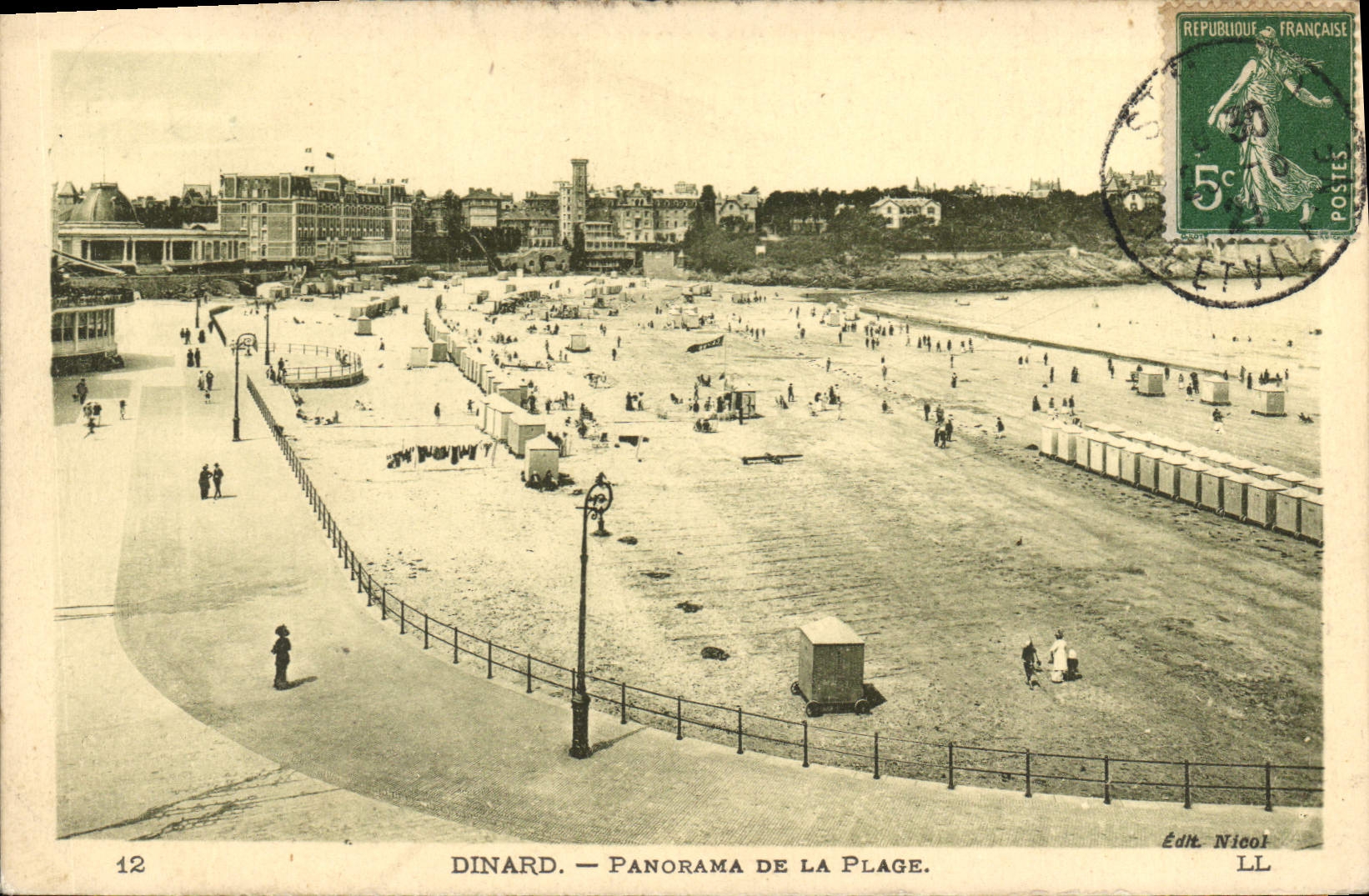 CPA Dinard Panorama de la Plage 