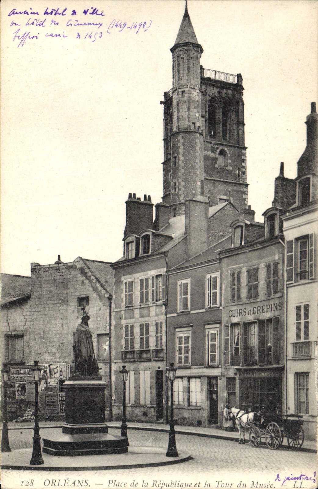 CPA Orleans Place de la Republique et la Tour du Musee 