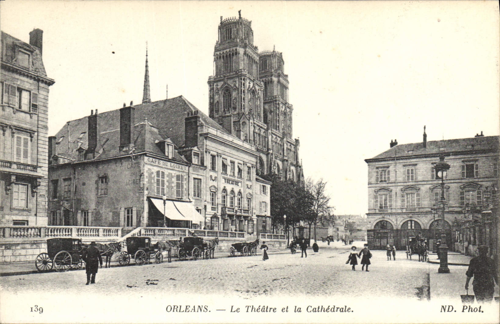 CPA Orleans Le Theatre et la Cathedrale 