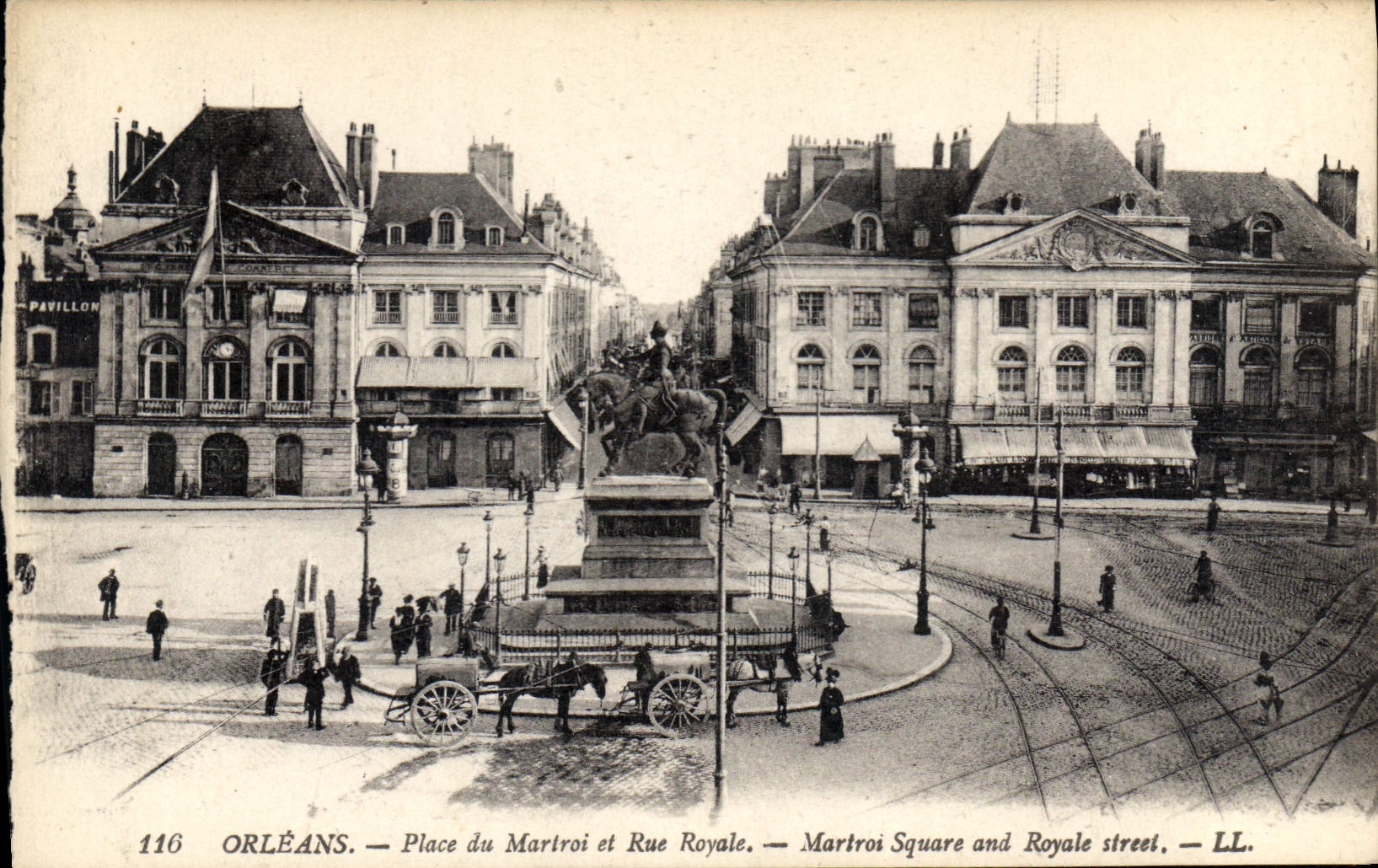 CPA Orleans Place du Martroi et Rue Royale 