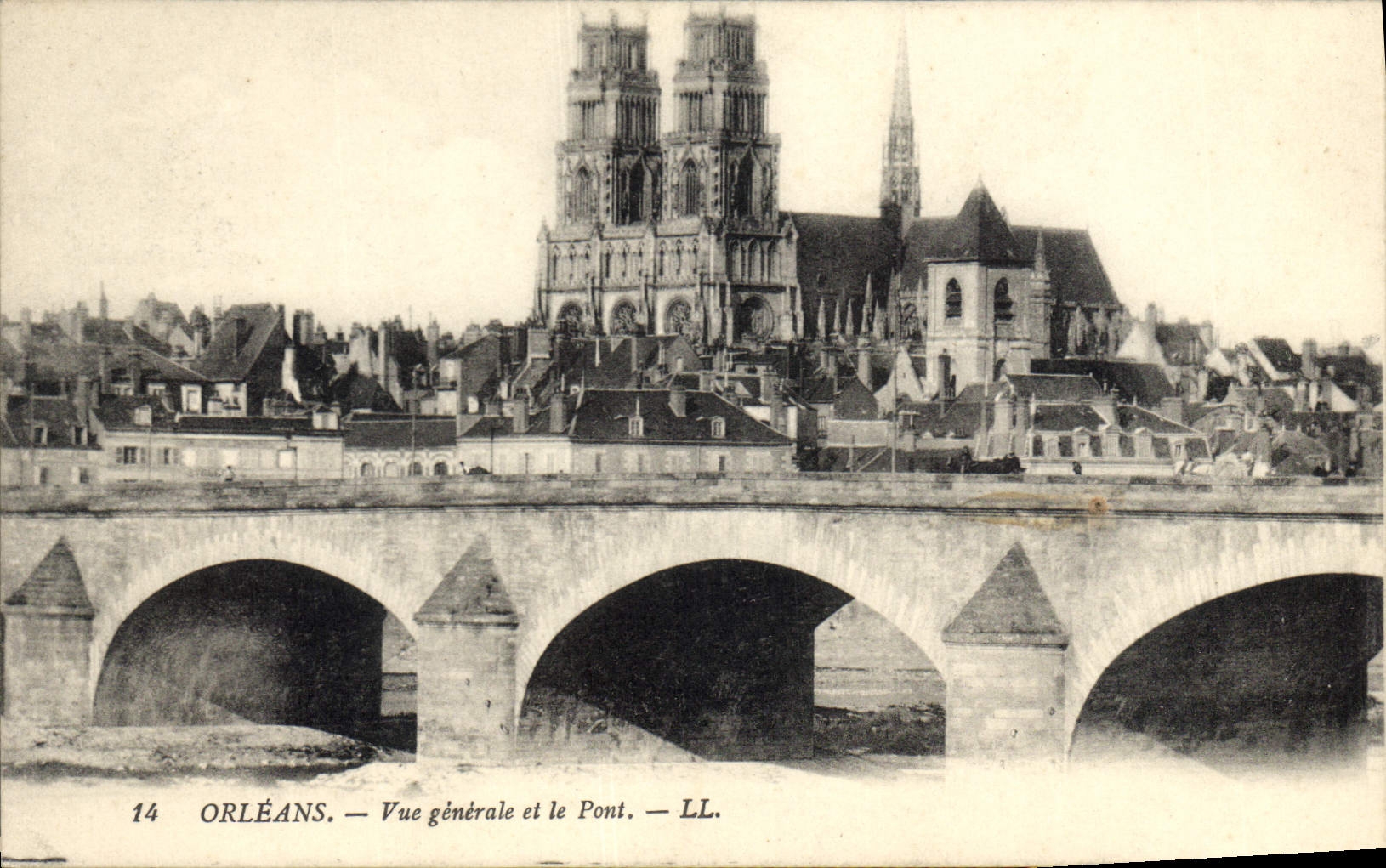 CPA Orleans Vue generale et le Pont 