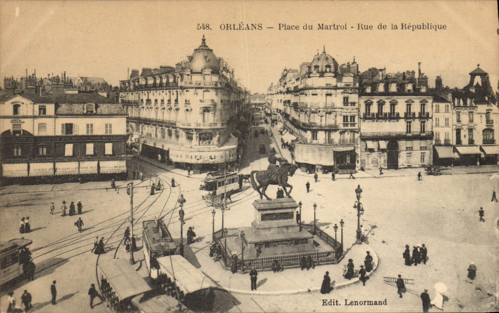CPA Orleans Place du Martroi Rue de la Republique 