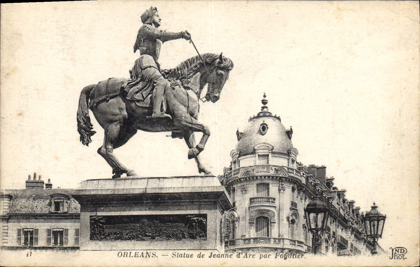 CPA Orleans Statue de Jeanne d'Arc 