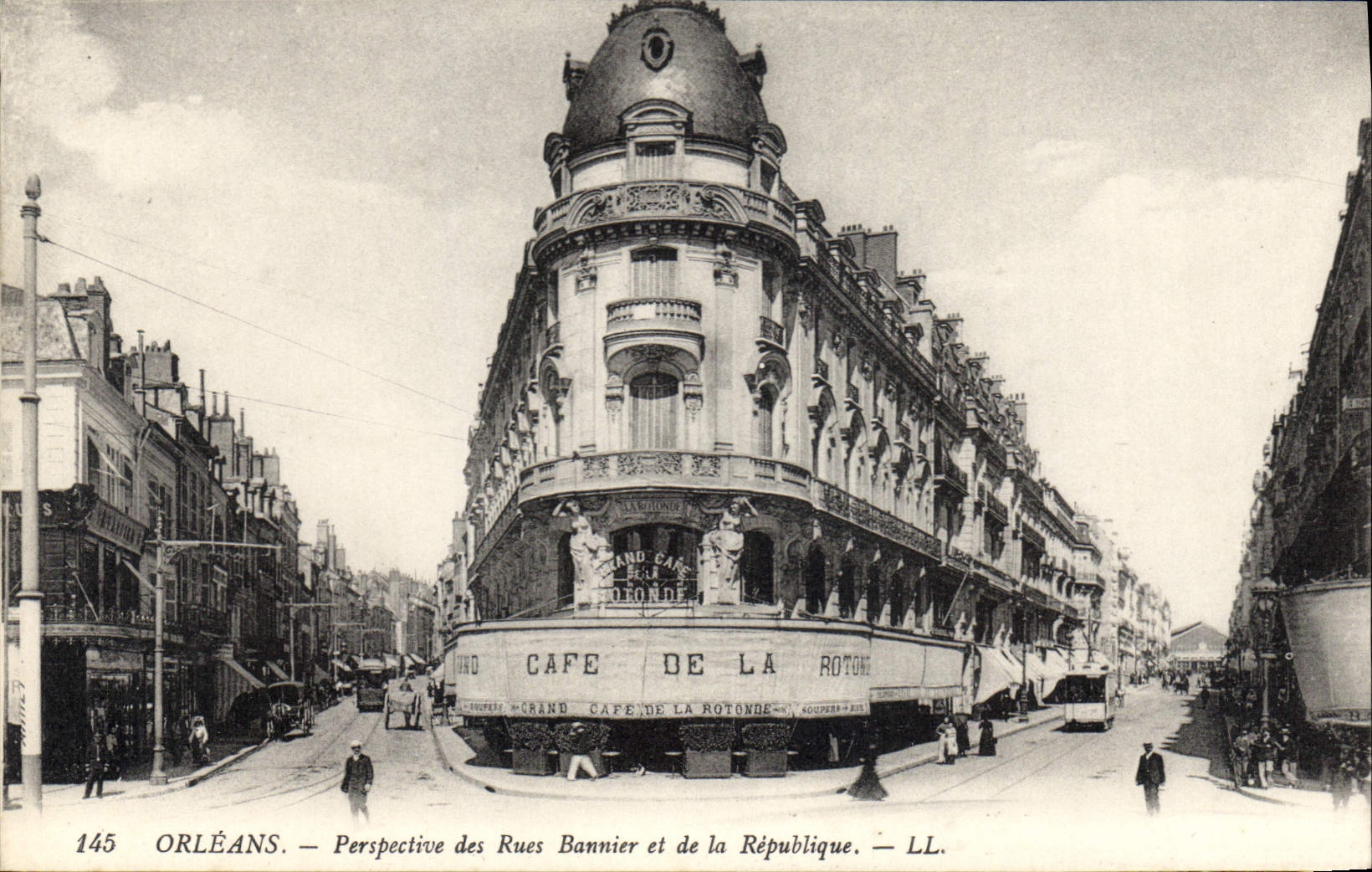 CPA Orleans Perspective des Rues Bannier et de la Republique 