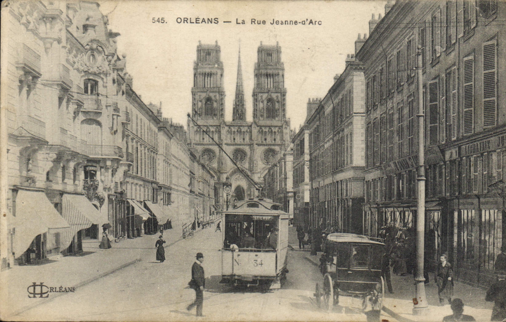 CPA Orleans la Rue Jeanne D'Arc Tramway