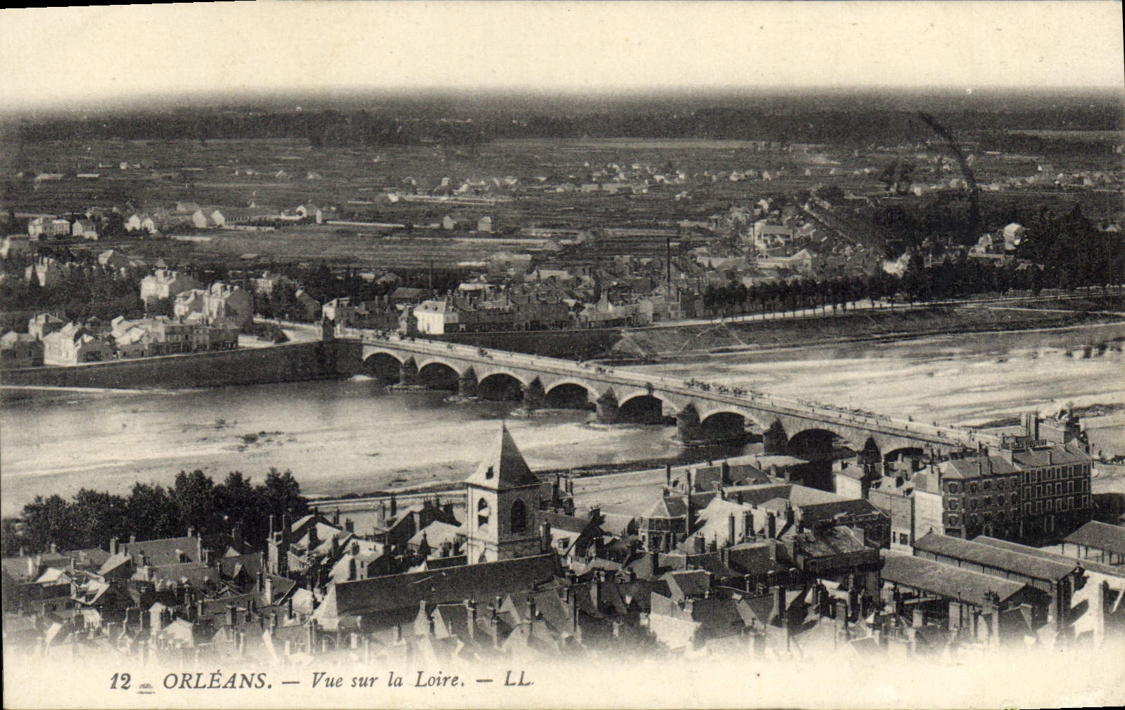 CPA Orleans Vue sur la Loire 