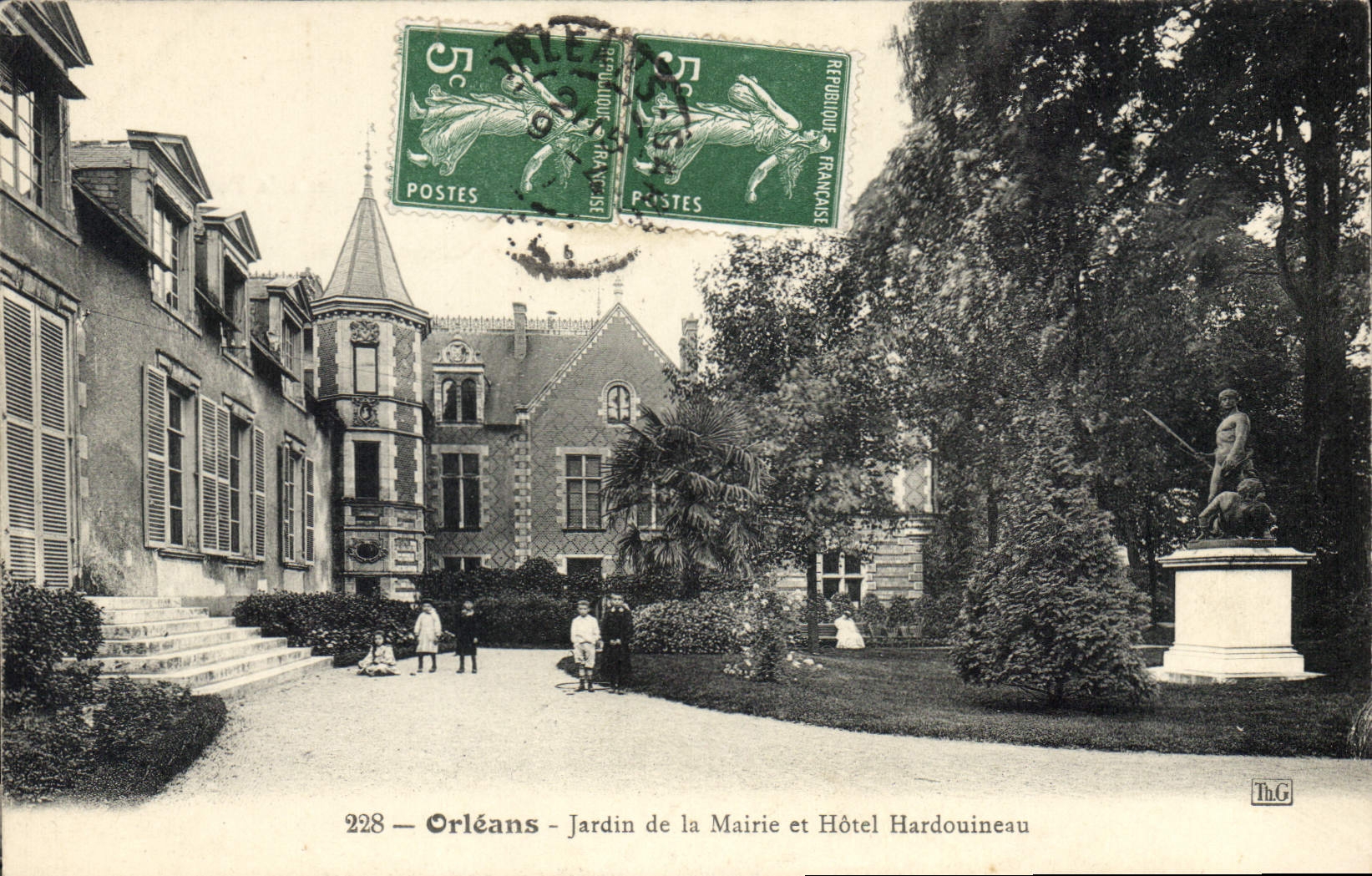 CPA Orleans Jardin de la Mairie et Hotel Hardouineau