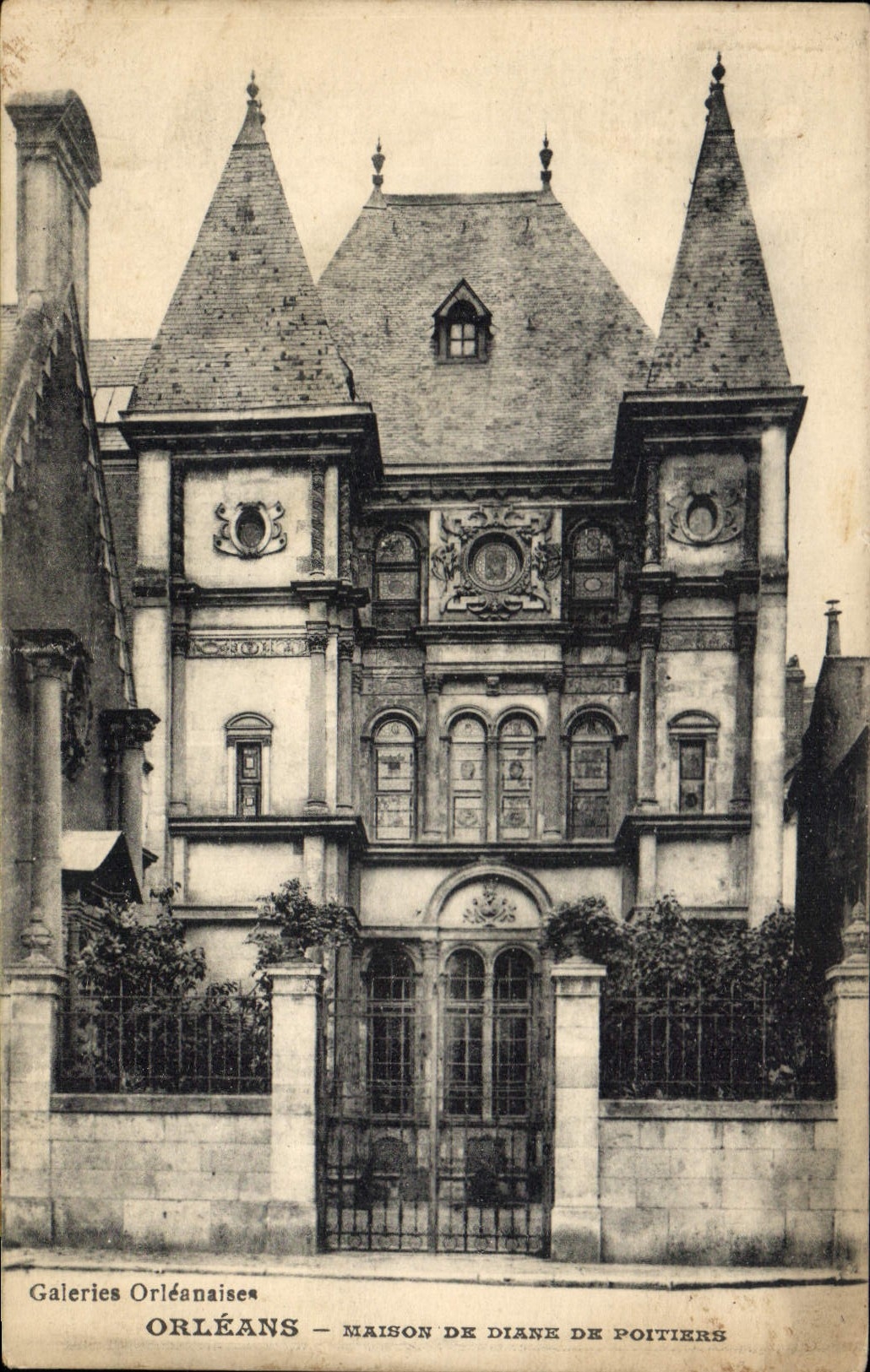 CPA Orleans Maison de Diane de Poitiers